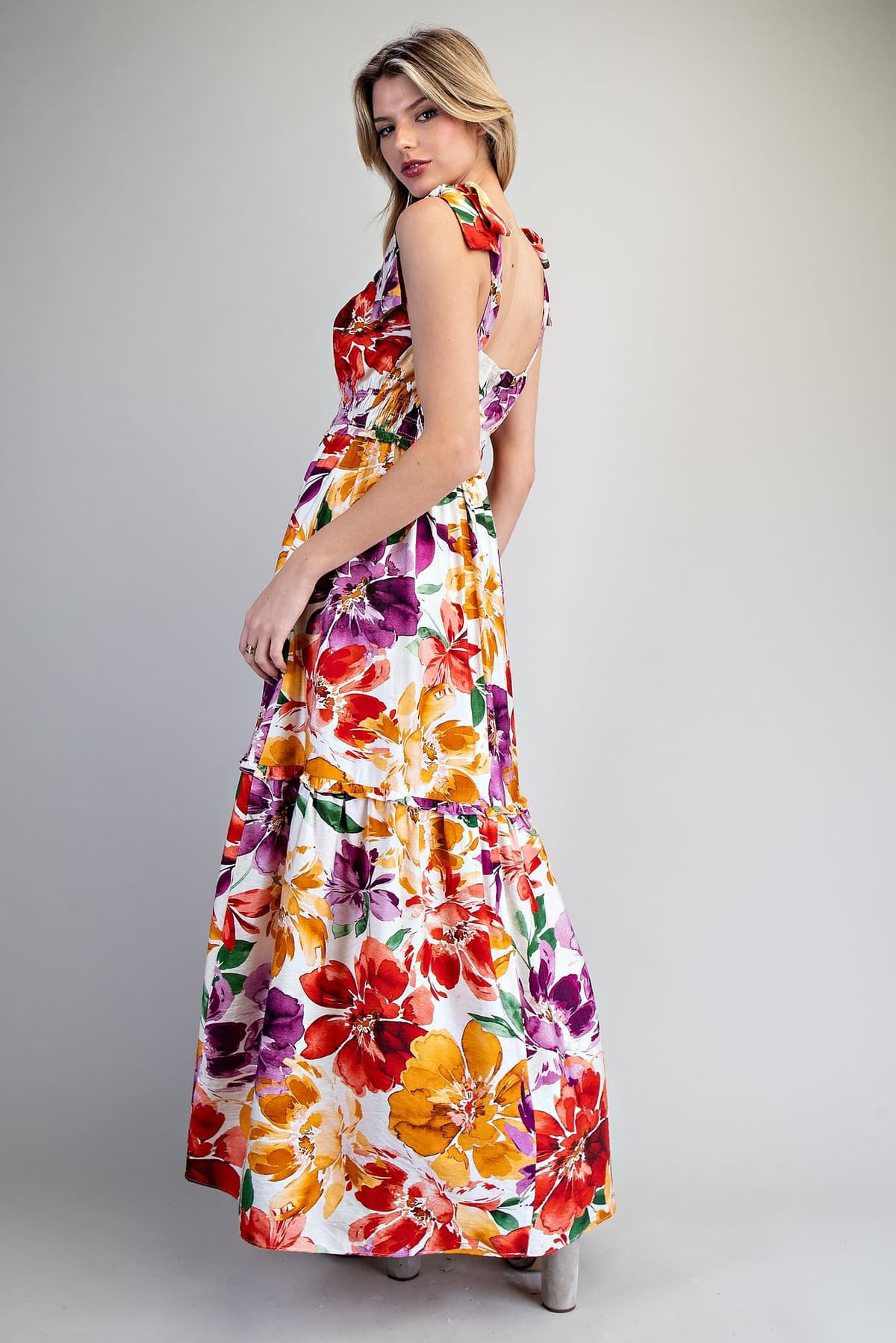 DK14806 - FLAME ORCHID