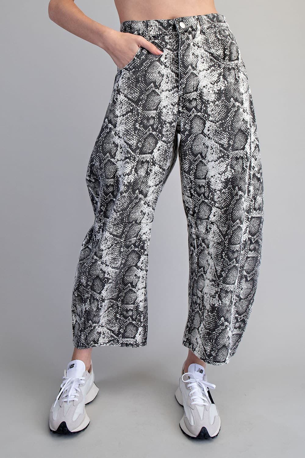 PK14753 - BLACK PYTHON