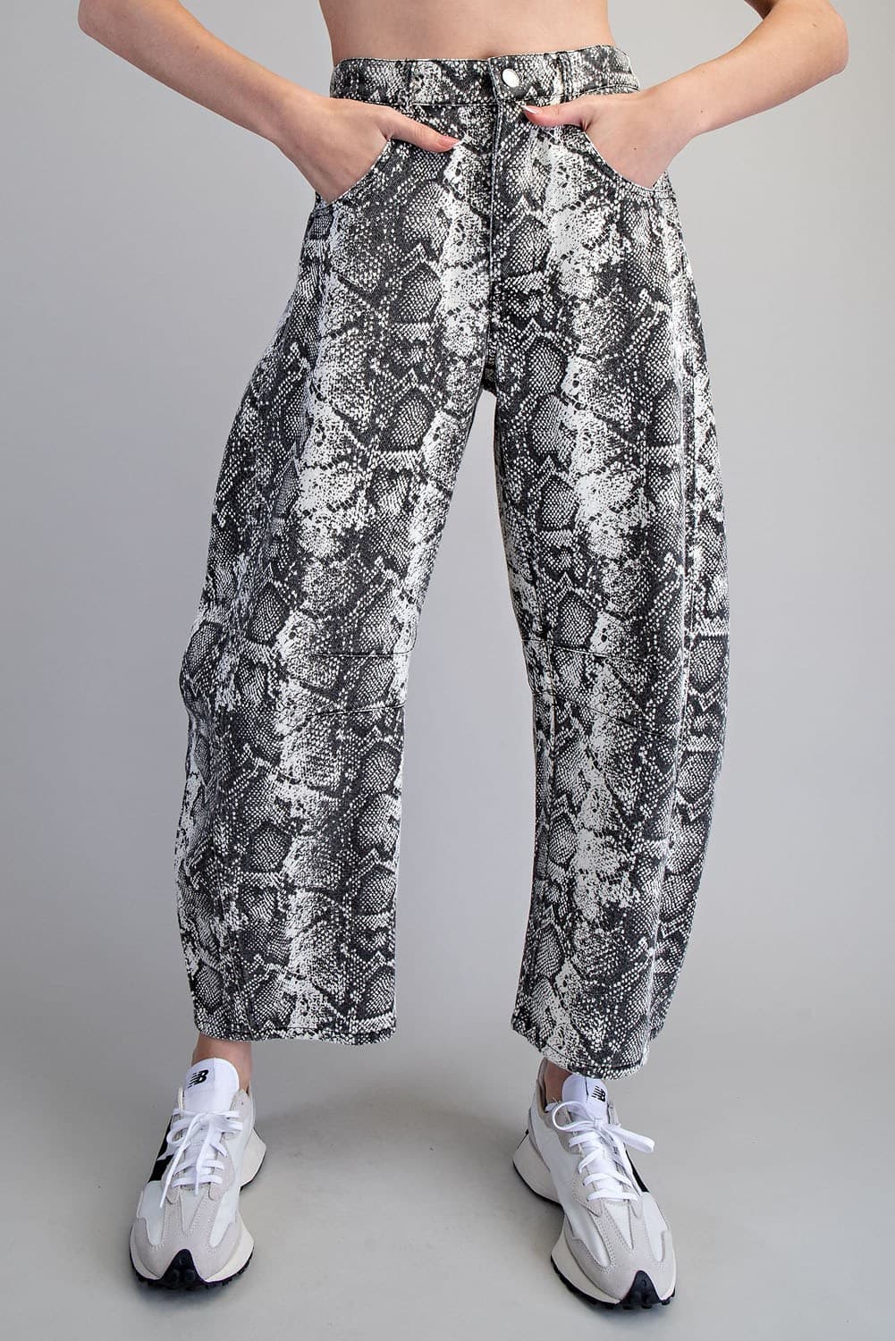 PK14753 - BLACK PYTHON