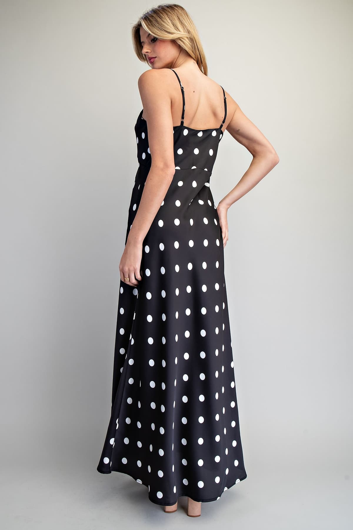 DH15672 - BLACK