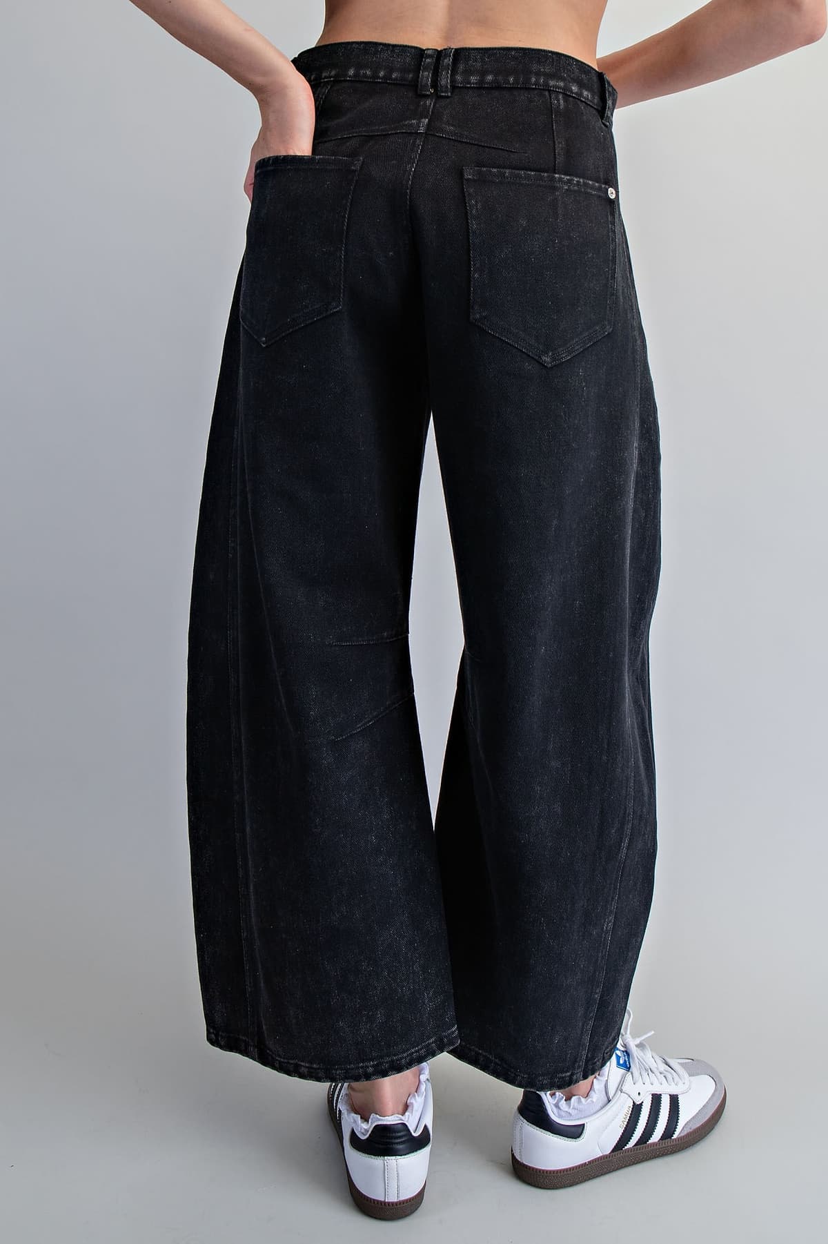 PH15380 - ASH BLACK