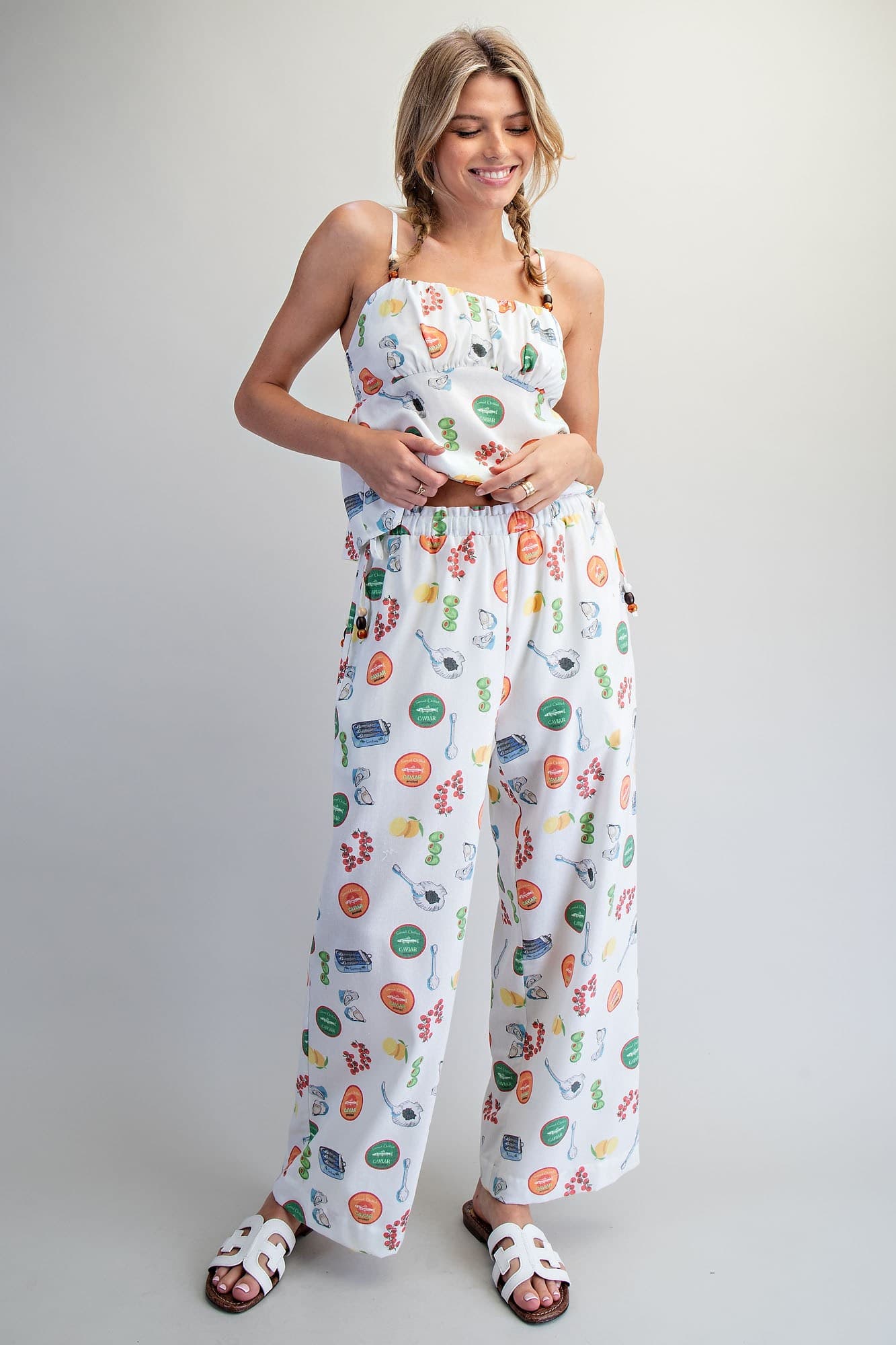 PH15549 - SEASIDE PICNIC