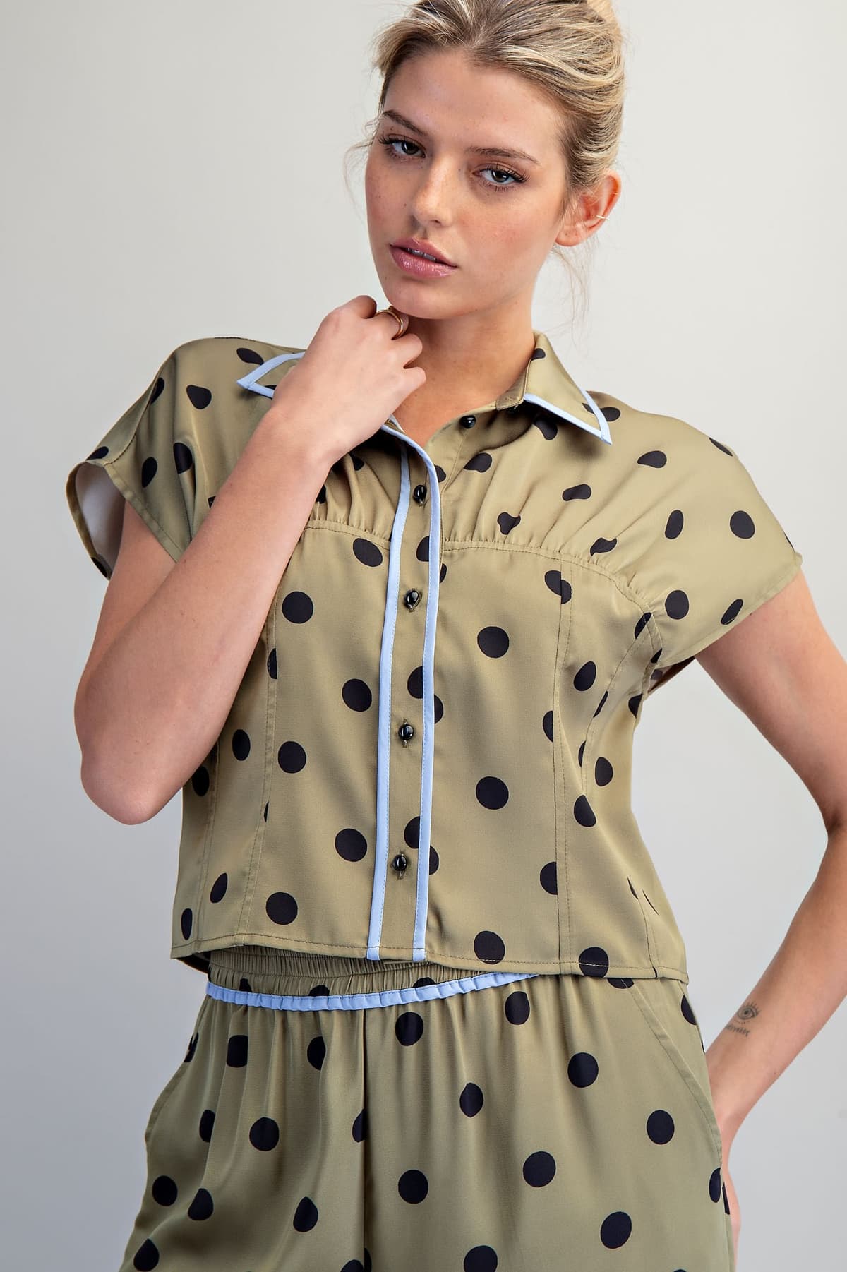 TH15620 - OLIVE