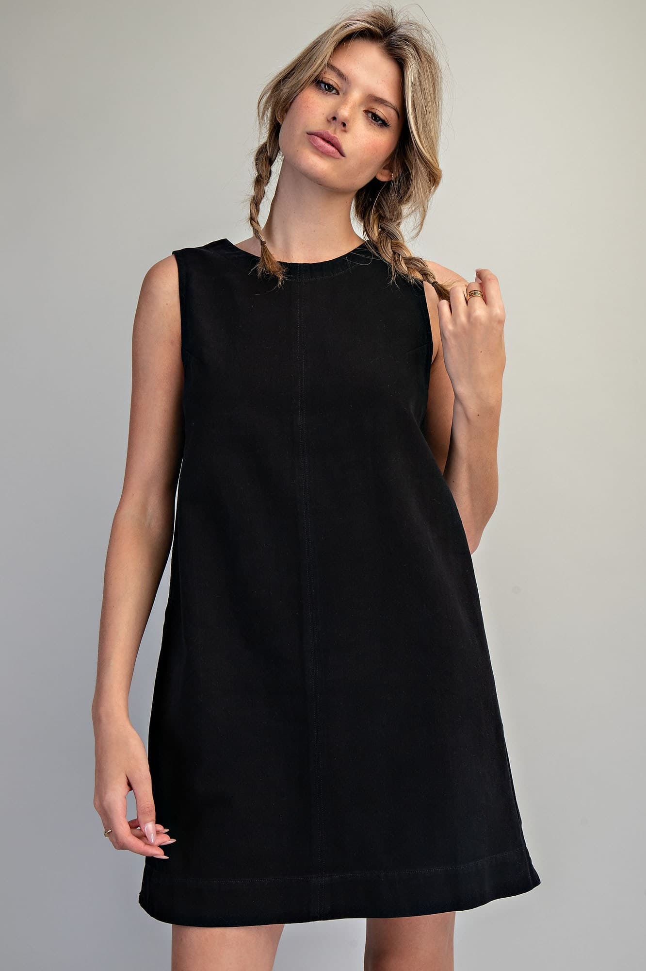 DK16189 - ASH BLACK