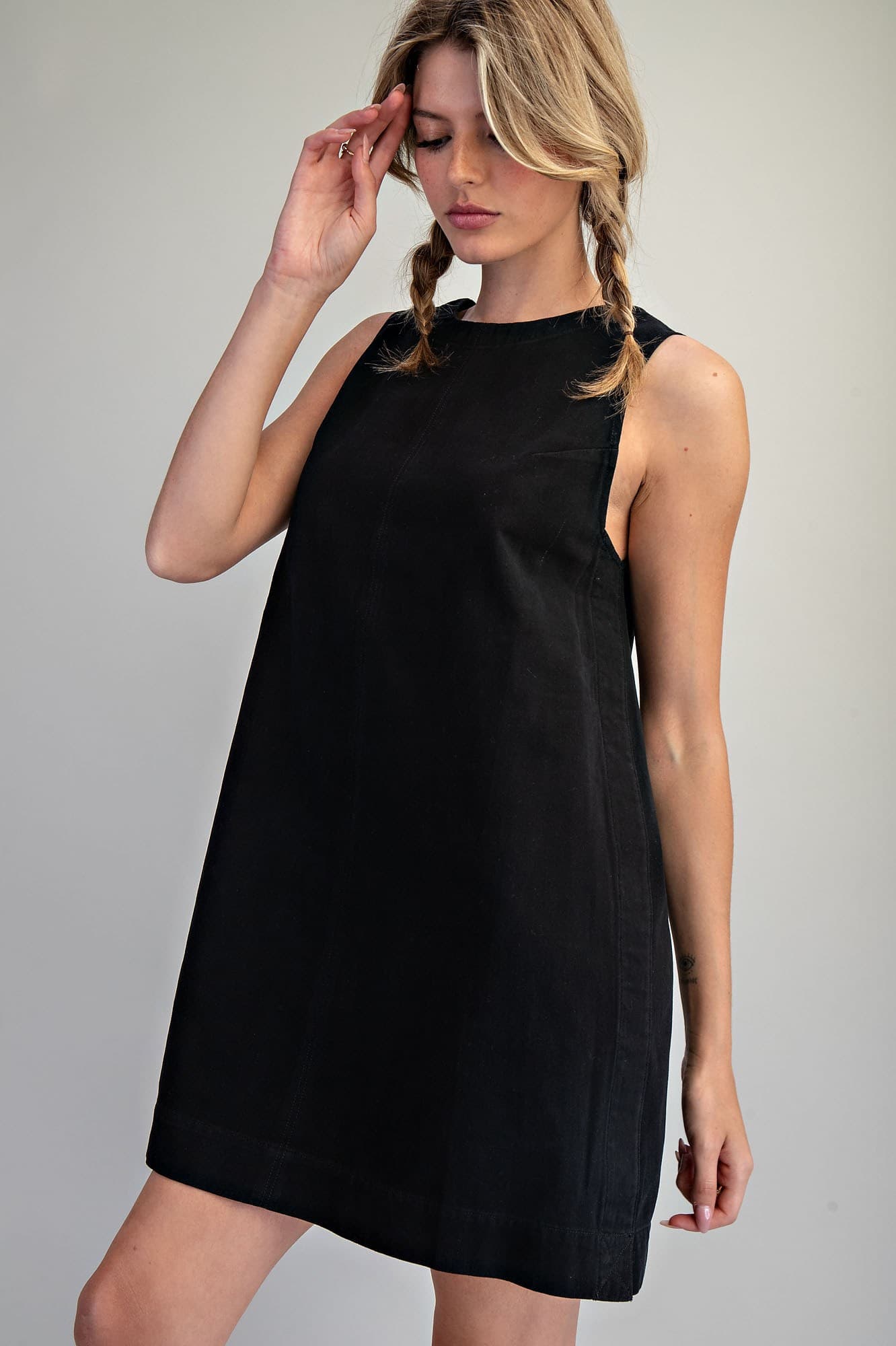 DK16189 - ASH BLACK
