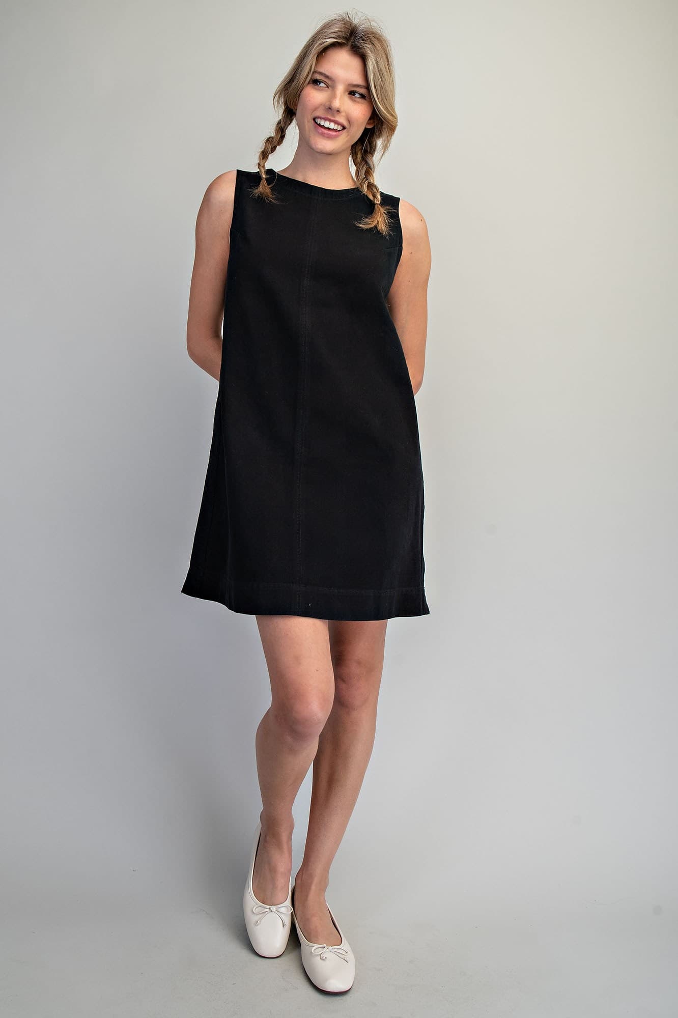 DK16189 - ASH BLACK