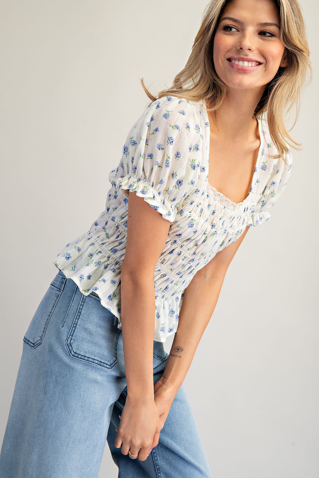 TH15483 - CORNFLOWER CREAM