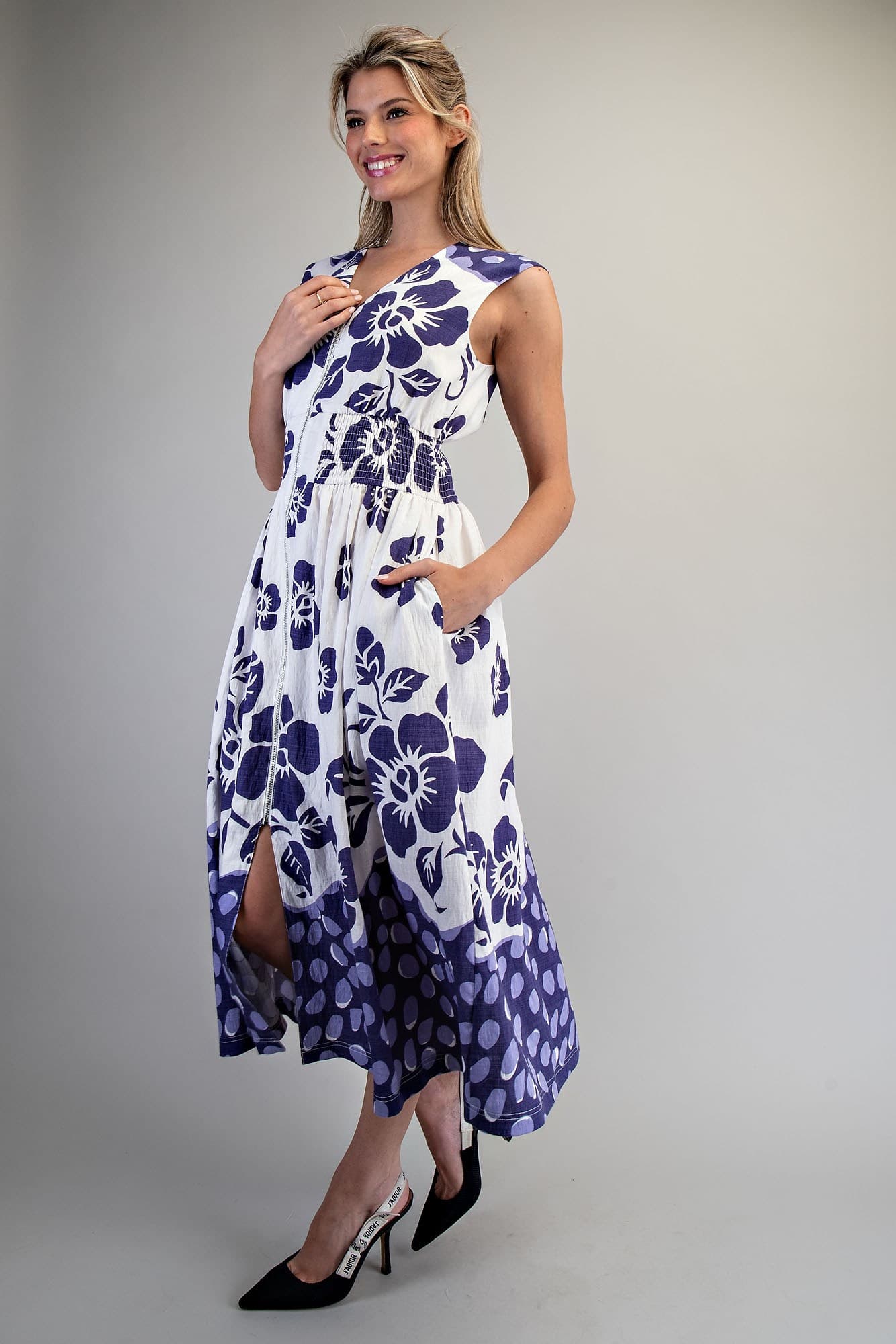 DH15555 - GRAPE