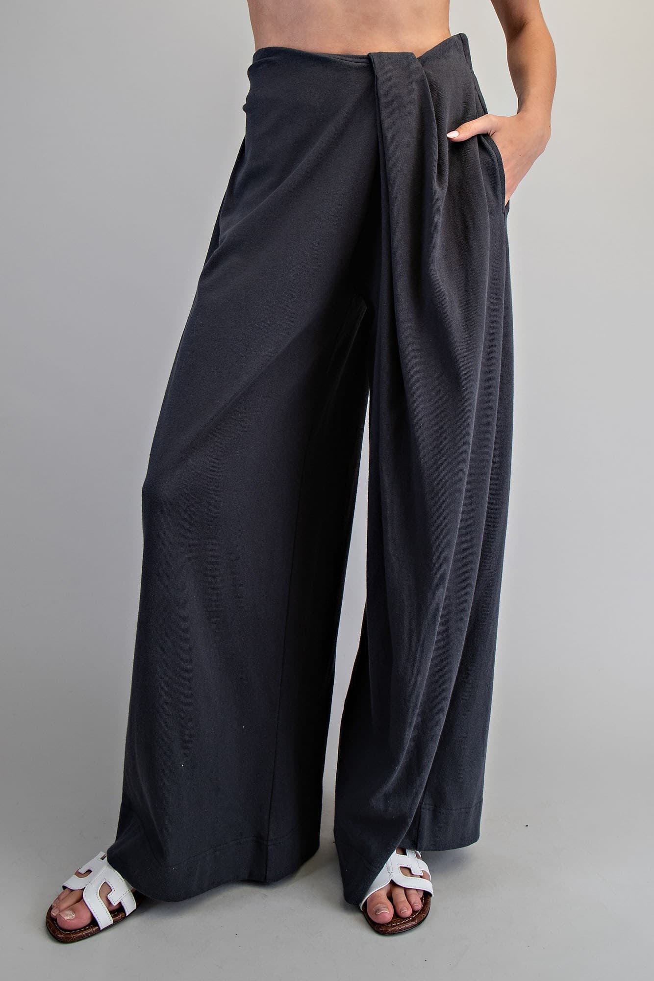 PK16006 - ASH BLACK