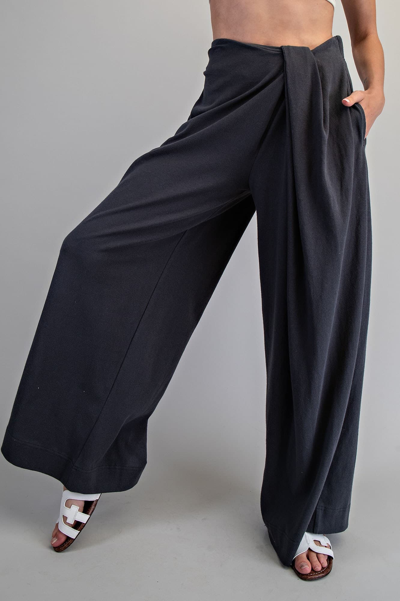 PK16006 - ASH BLACK