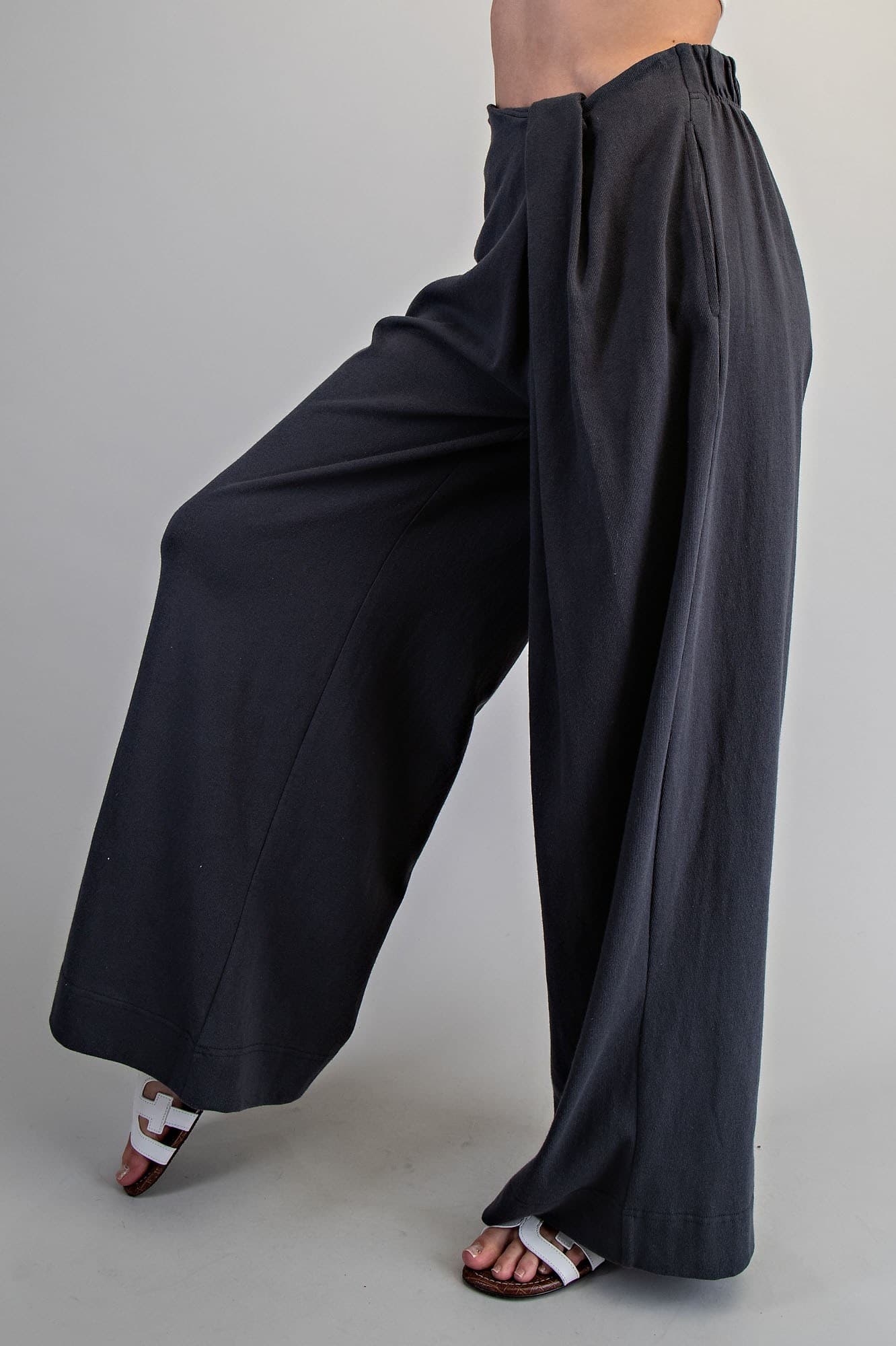 PK16006 - ASH BLACK