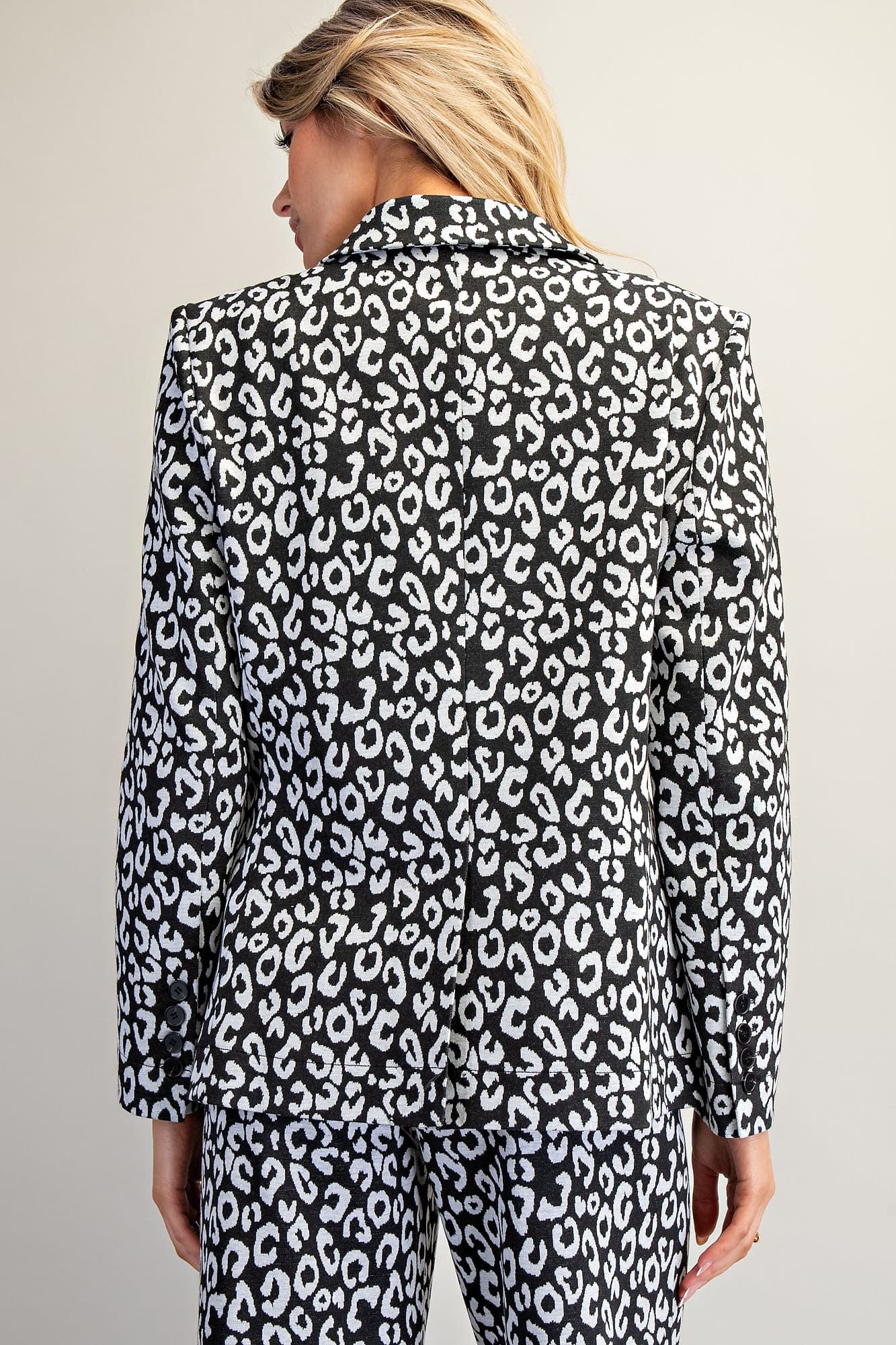 JK16196 - BLACK