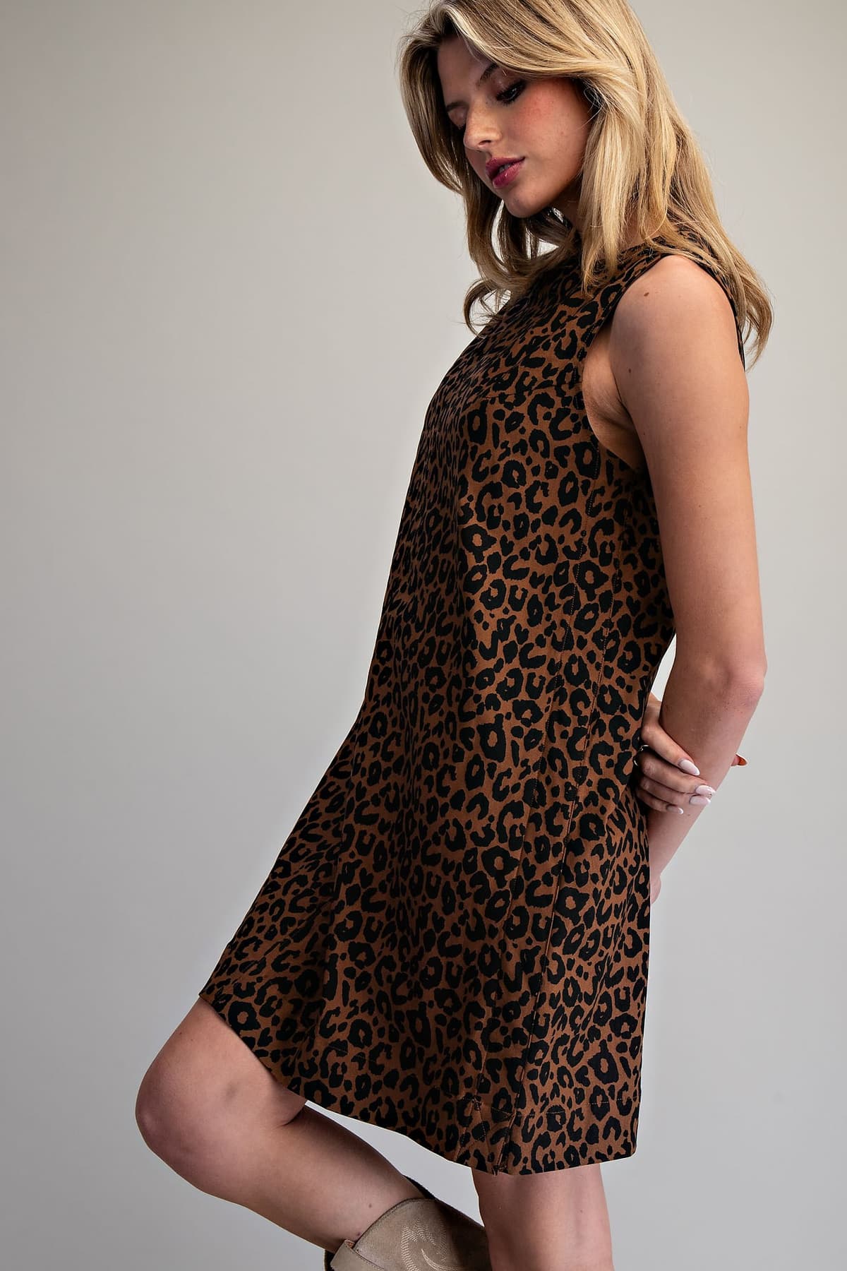 DK16201 - LEOPARD