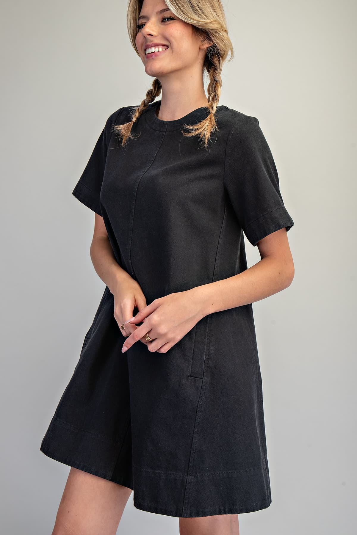 DK16244 - ASH BLACK