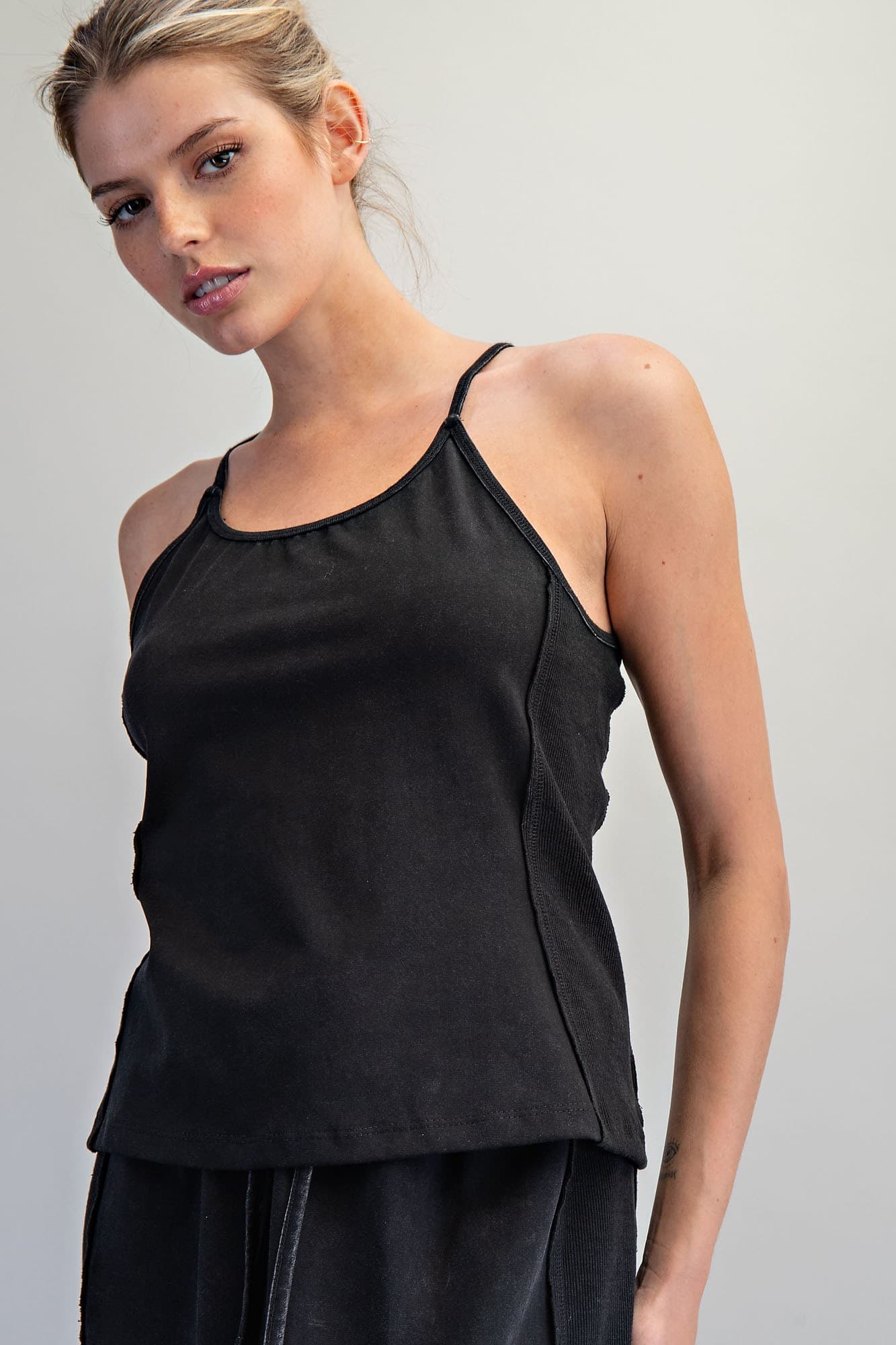 TK16209 - ASH BLACK
