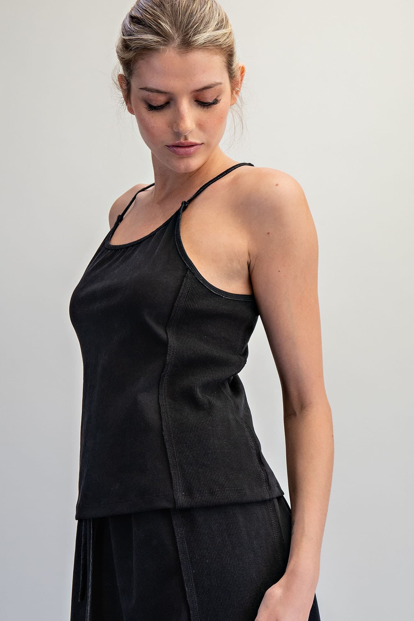 TK16209 - ASH BLACK