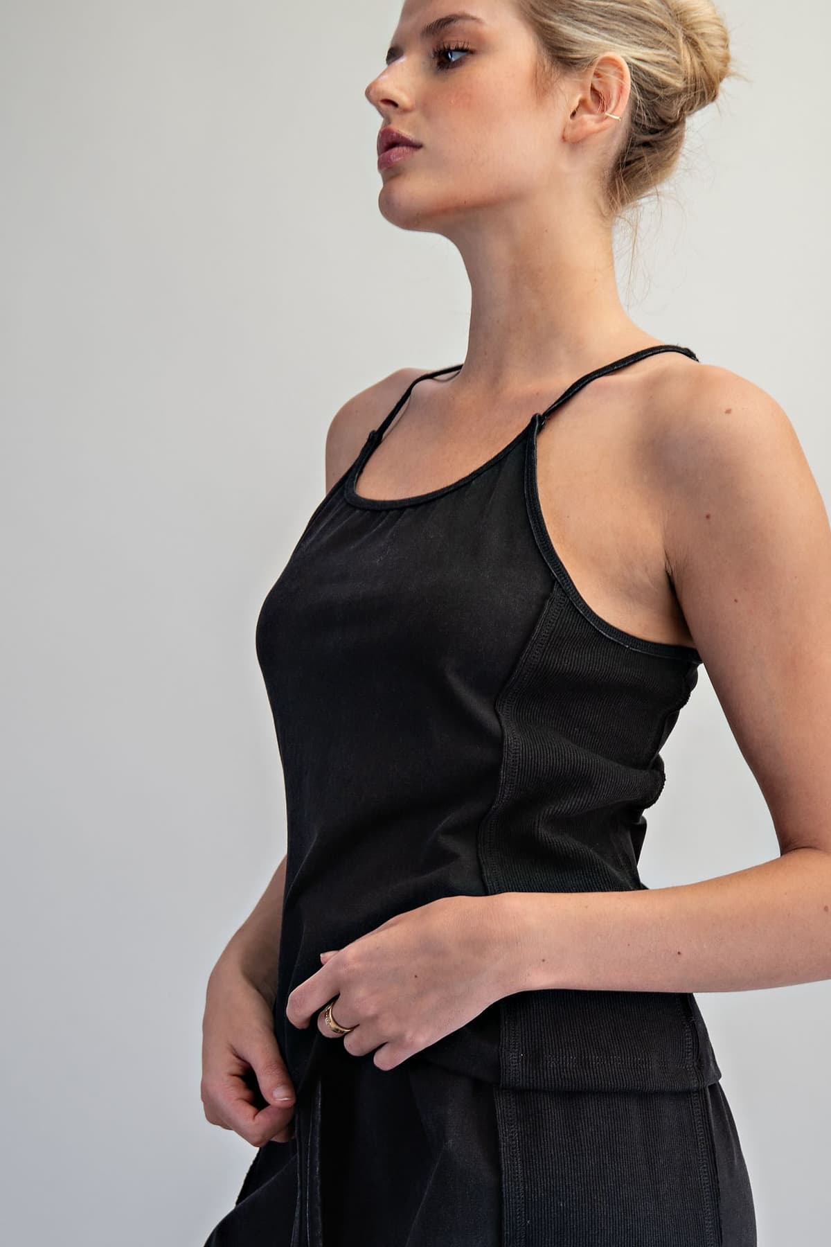 TK16209 - ASH BLACK