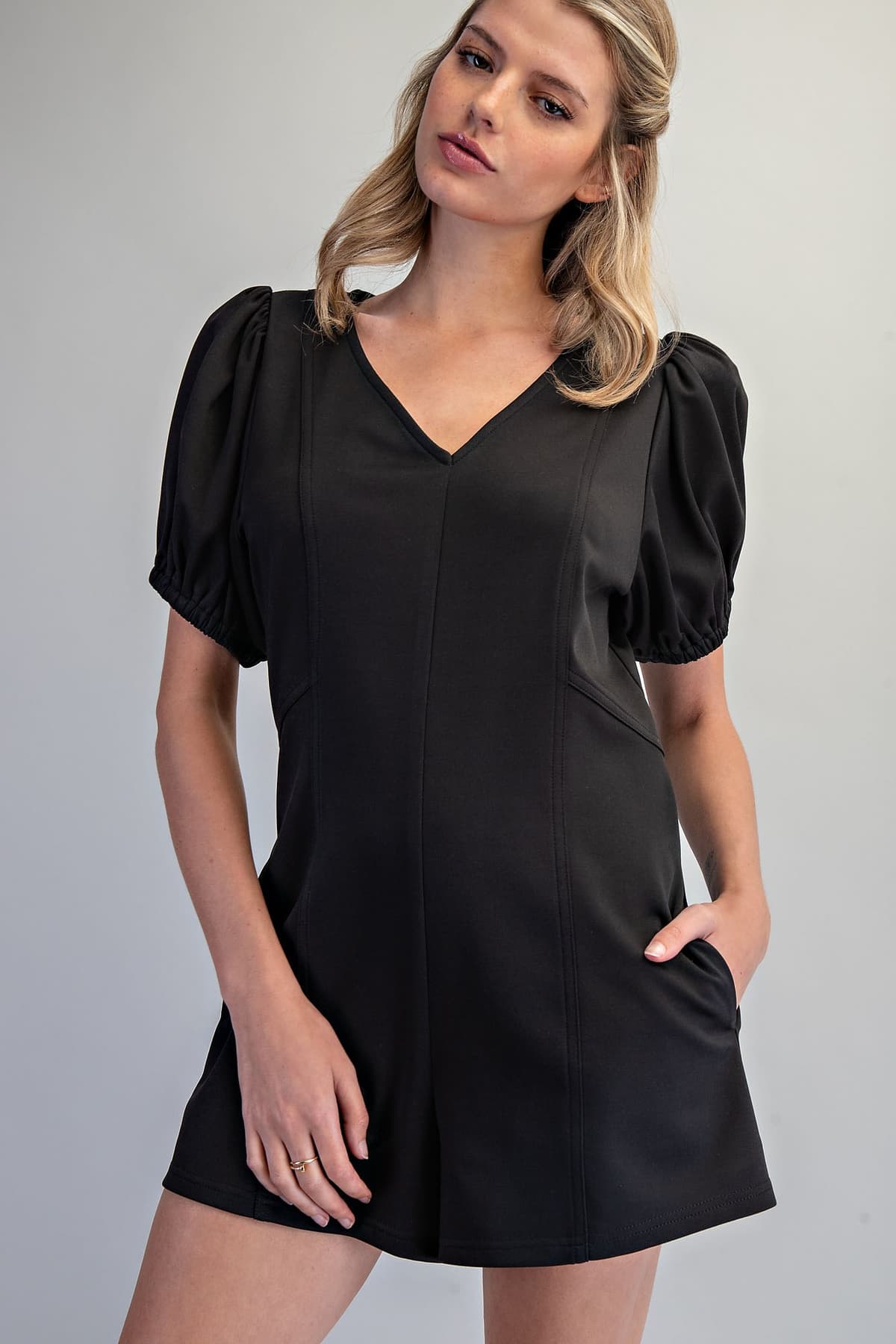 BH15720 - BLACK