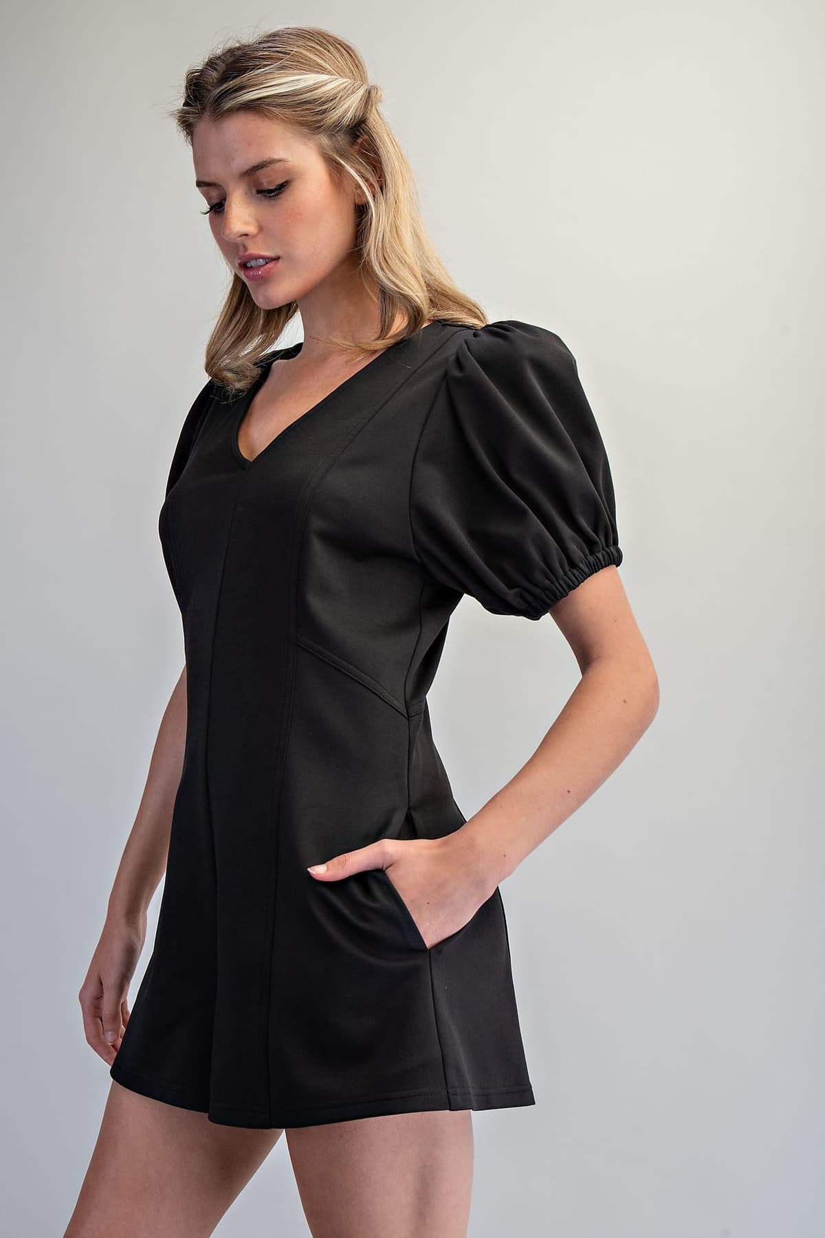 BH15720 - BLACK