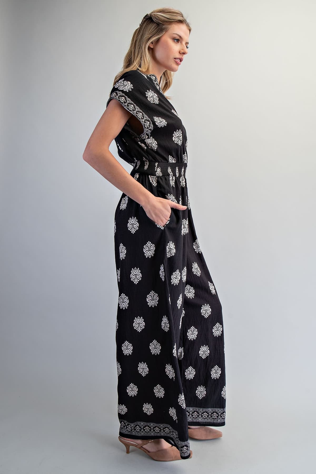 BH15618 - BLACK