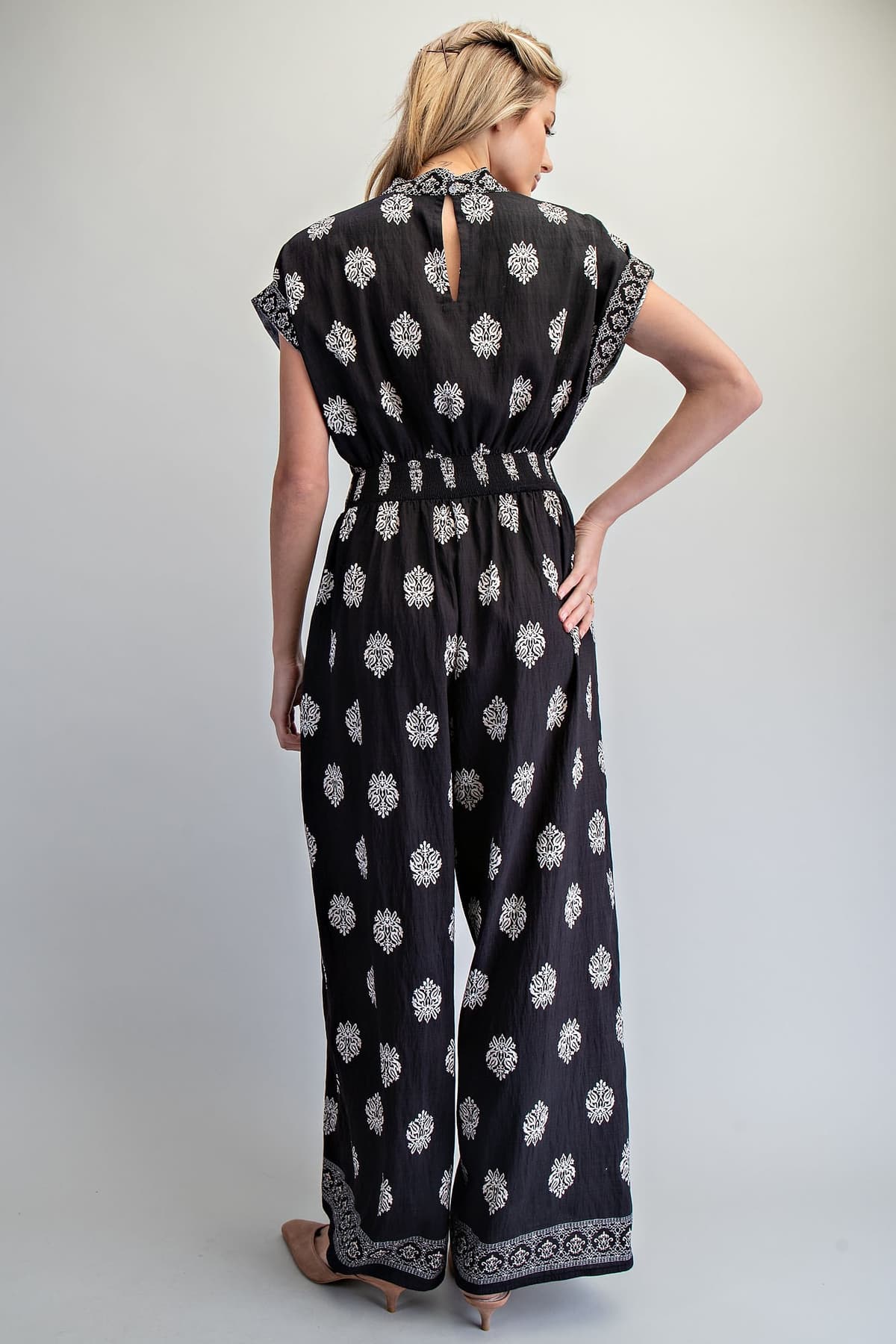 BH15618 - BLACK