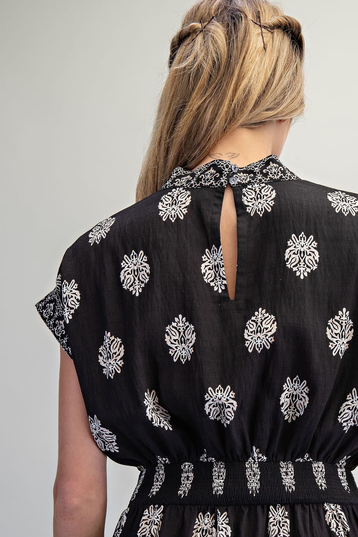BH15618 - BLACK