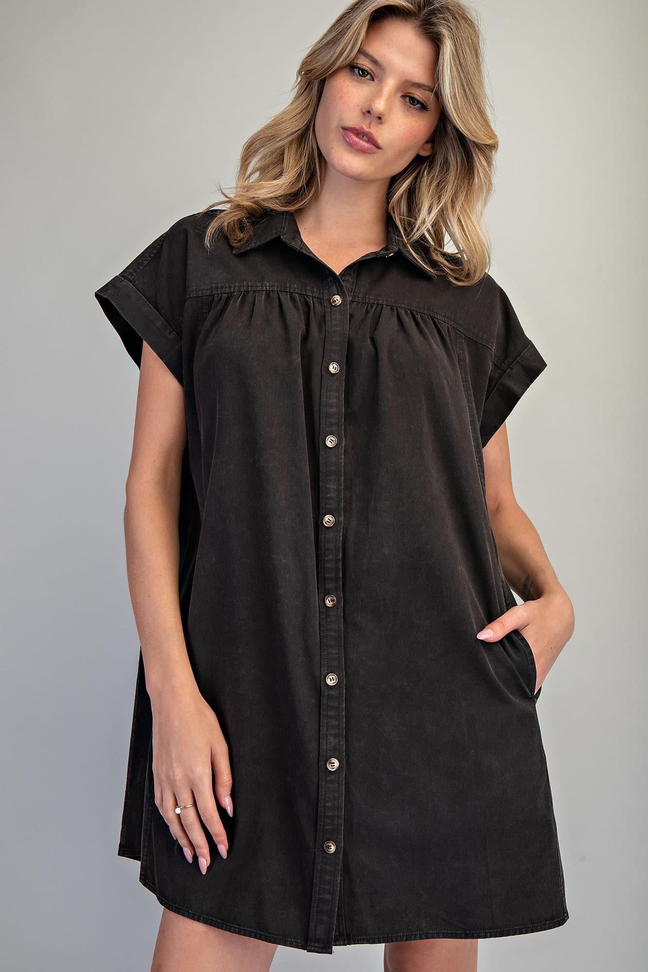 DH15726 - ASH BLACK