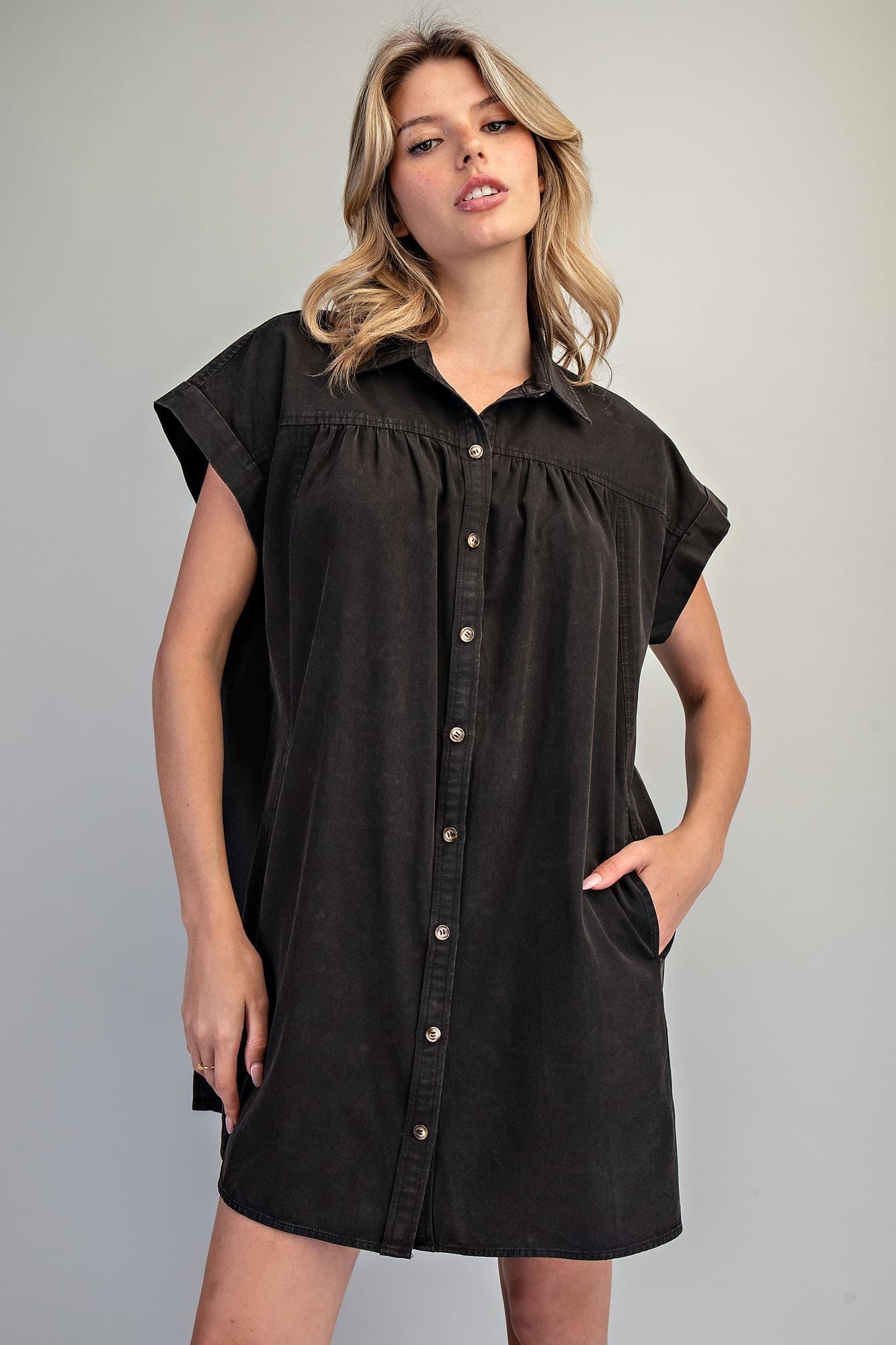 DH15726 - ASH BLACK