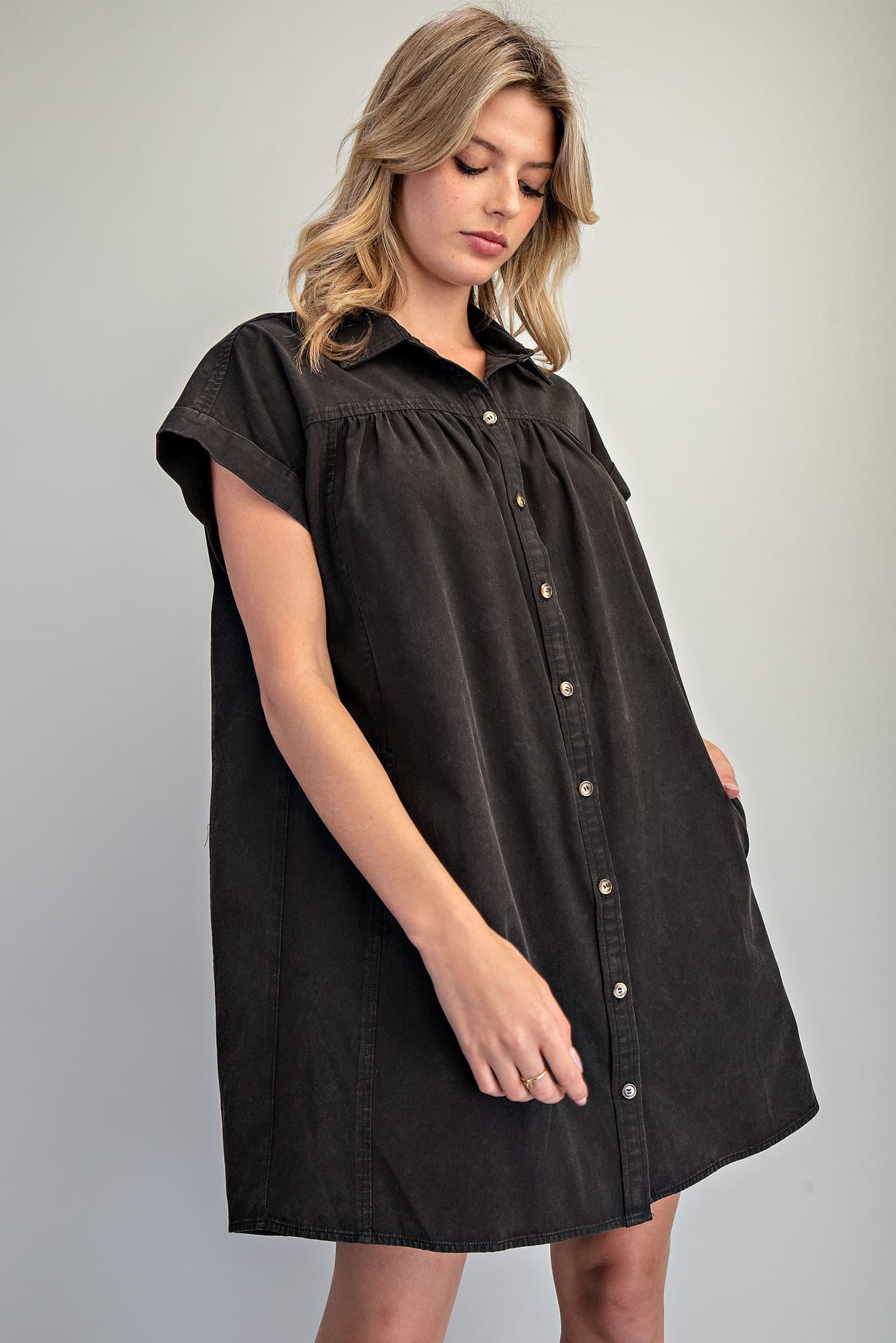DH15726 - ASH BLACK
