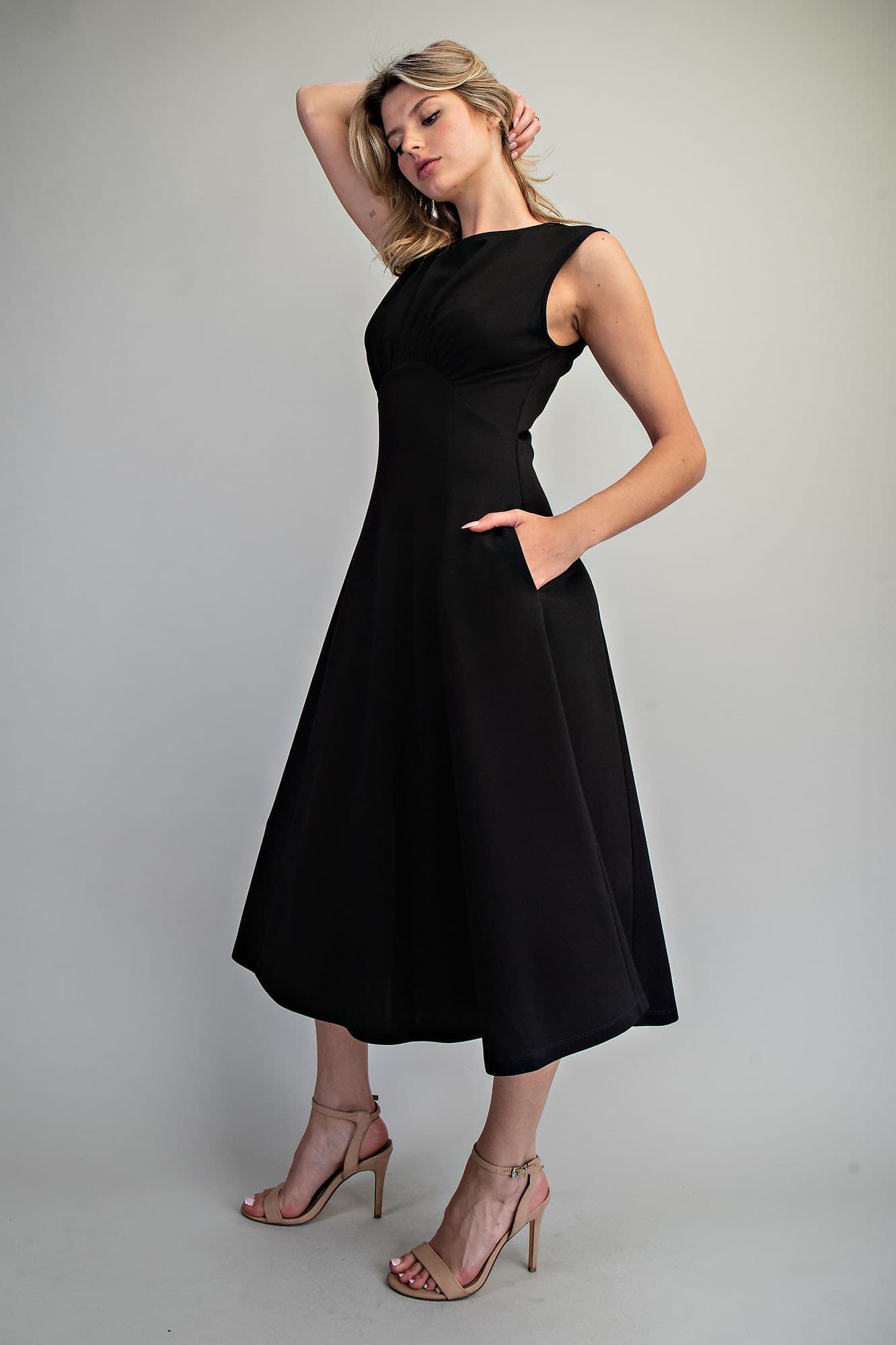 DK16070 - BLACK