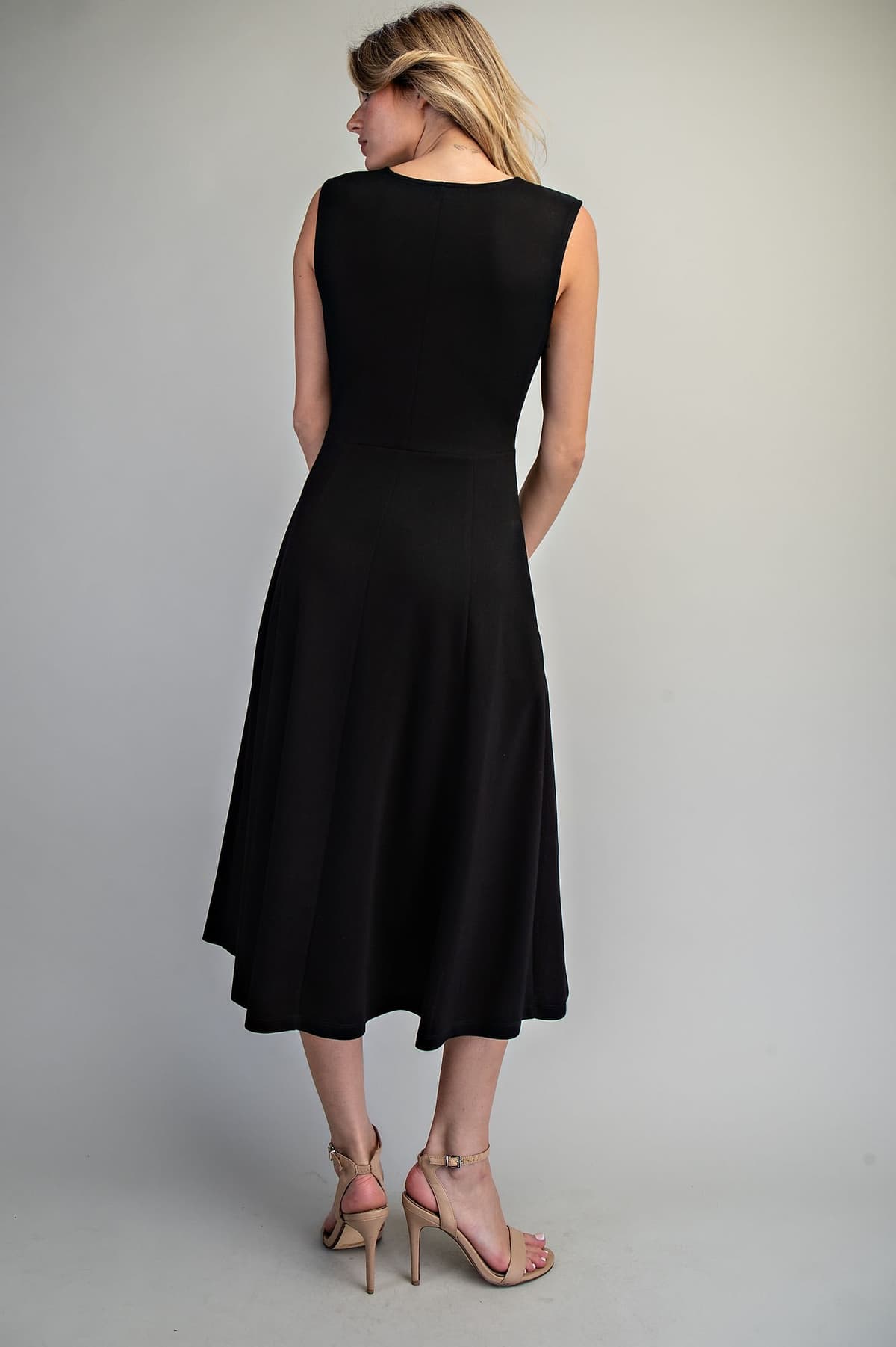 DK16070 - BLACK