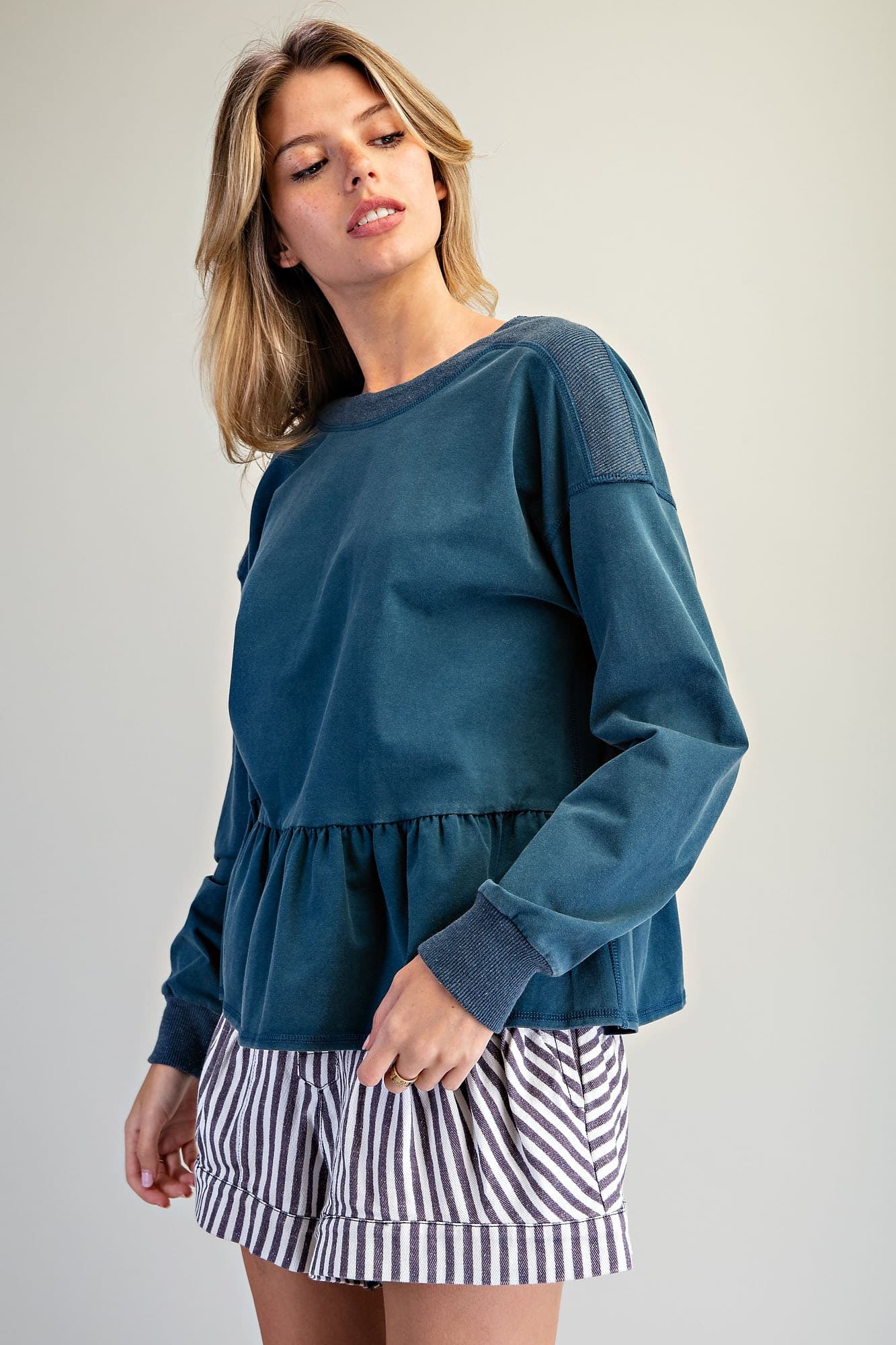 TH15856 - TEAL