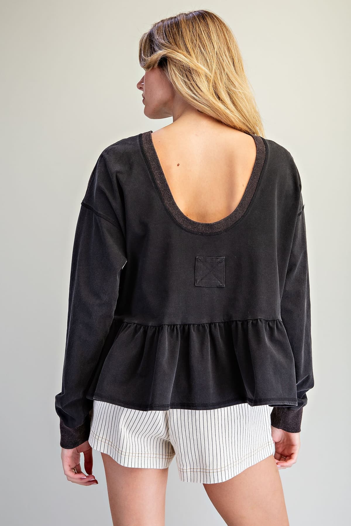 TH15856 - ASH BLACK