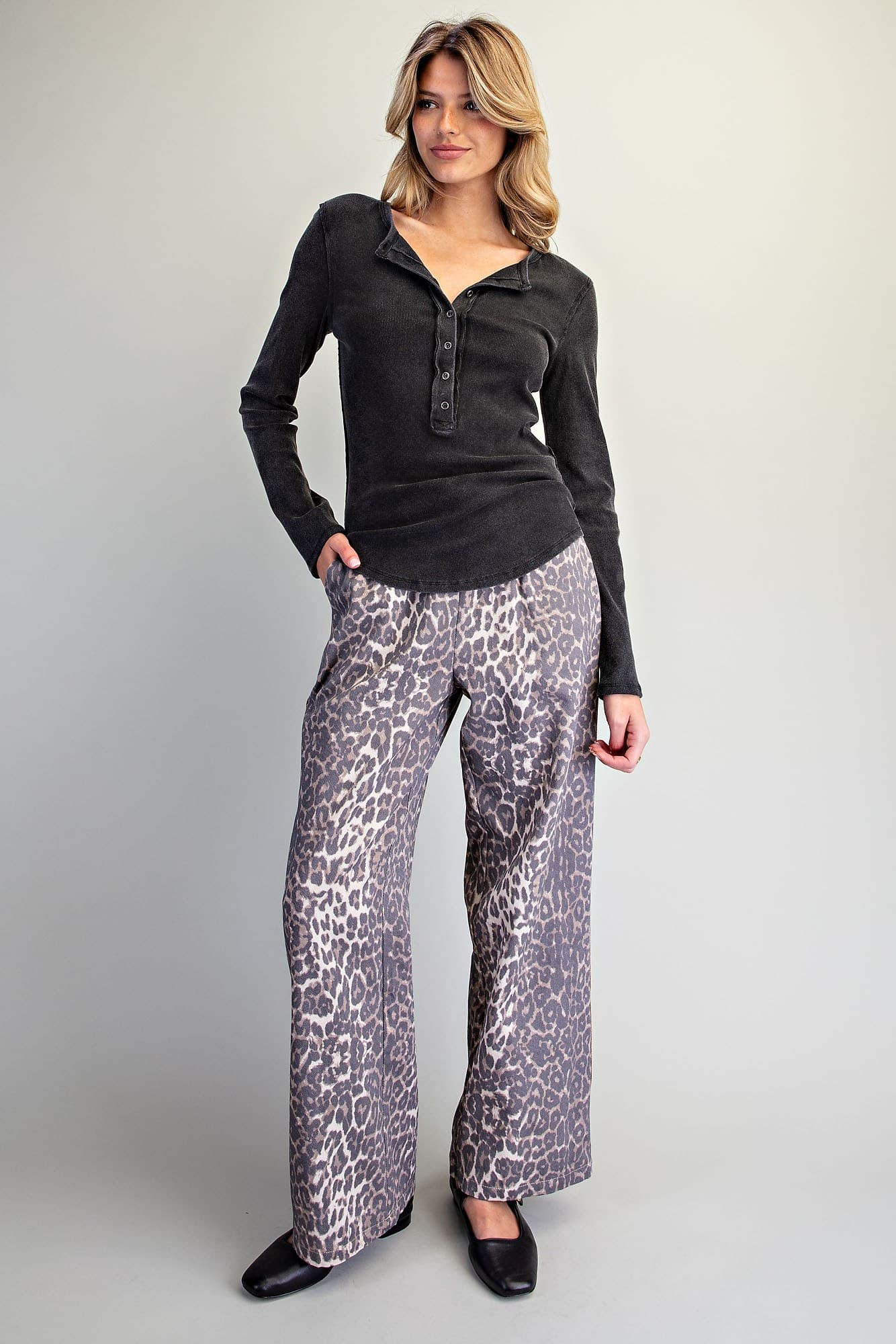 TK16317 - ASH BLACK