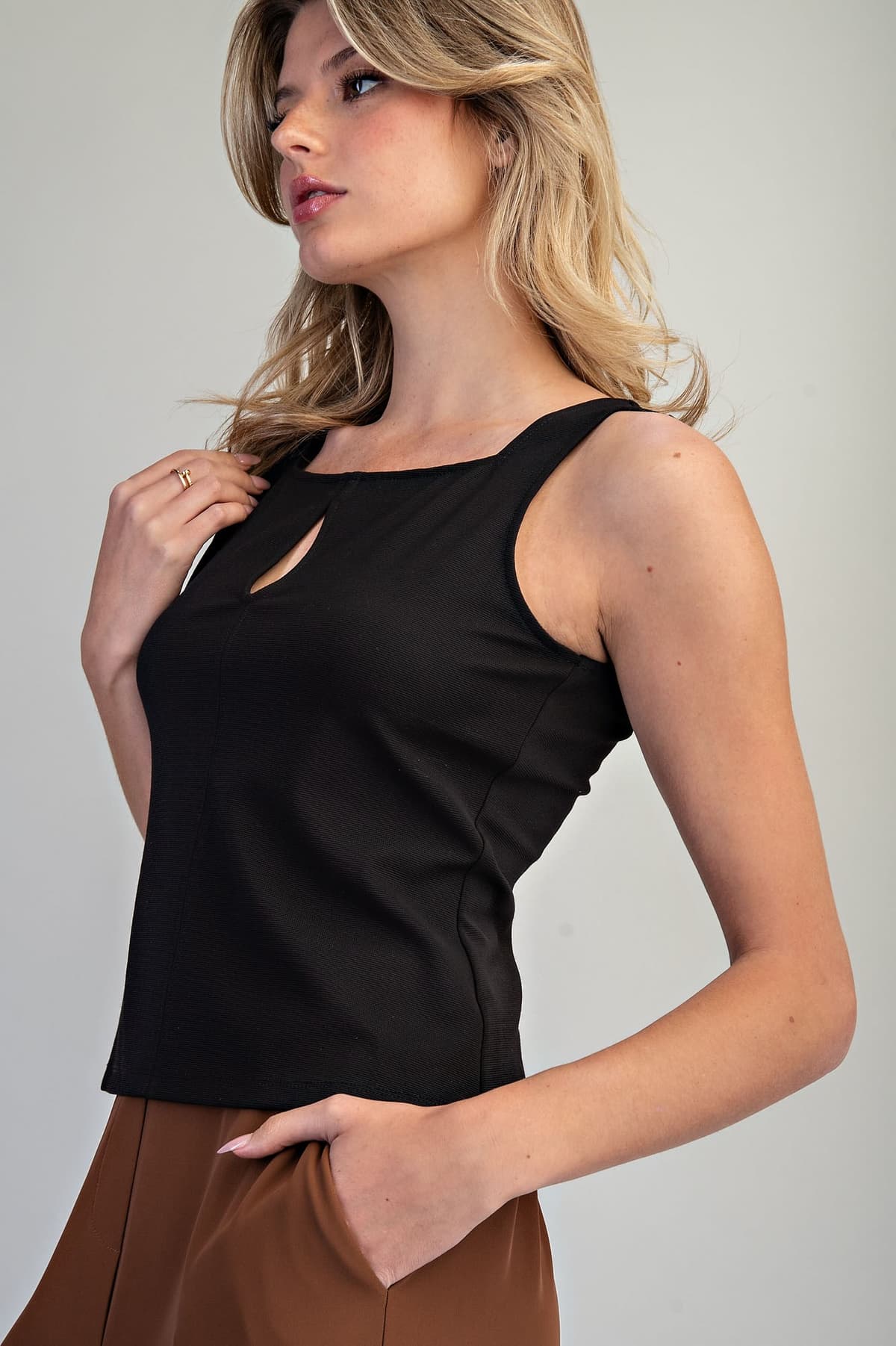 TK16119 - BLACK
