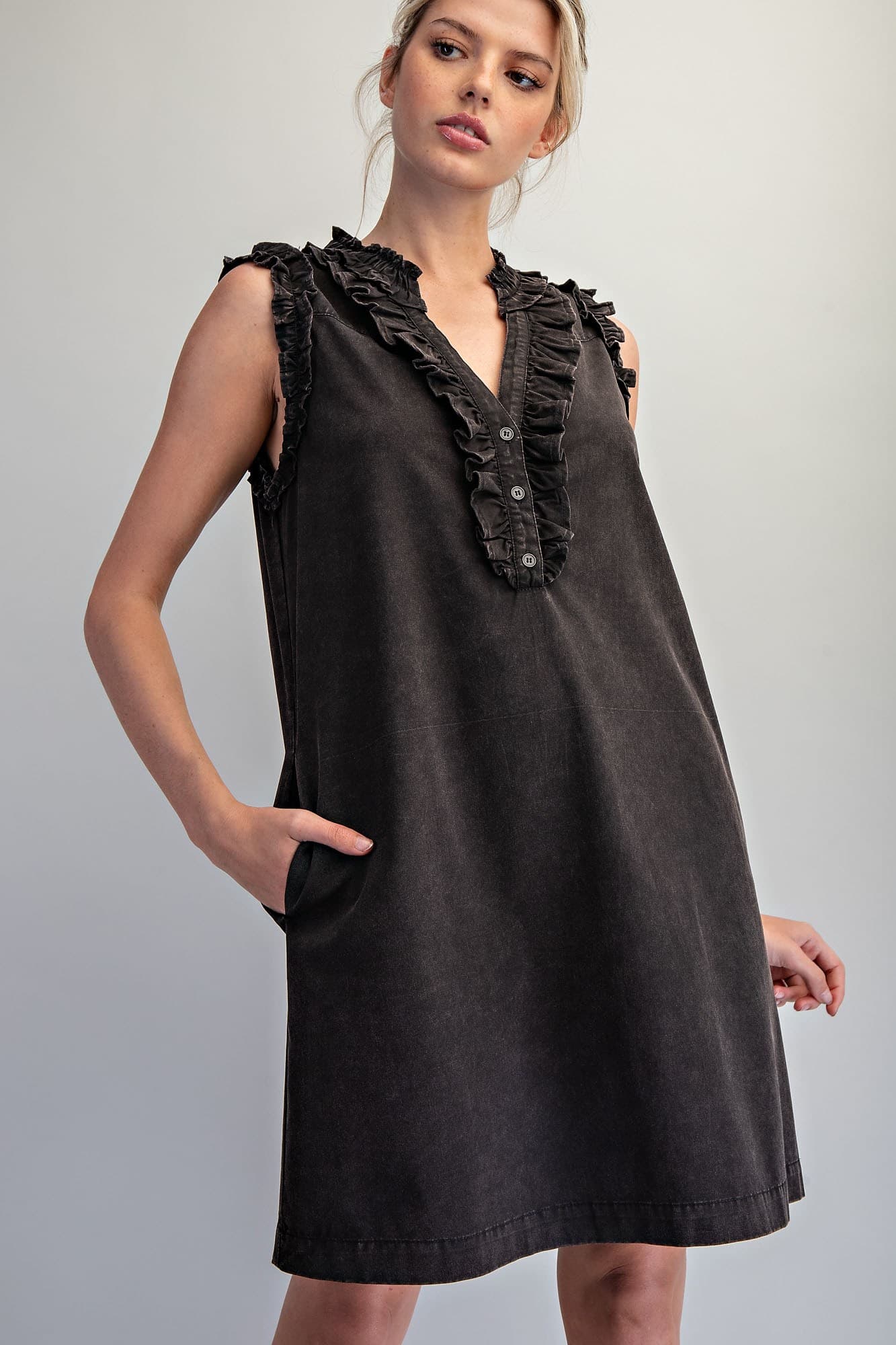 DK16418 - ASH BLACK