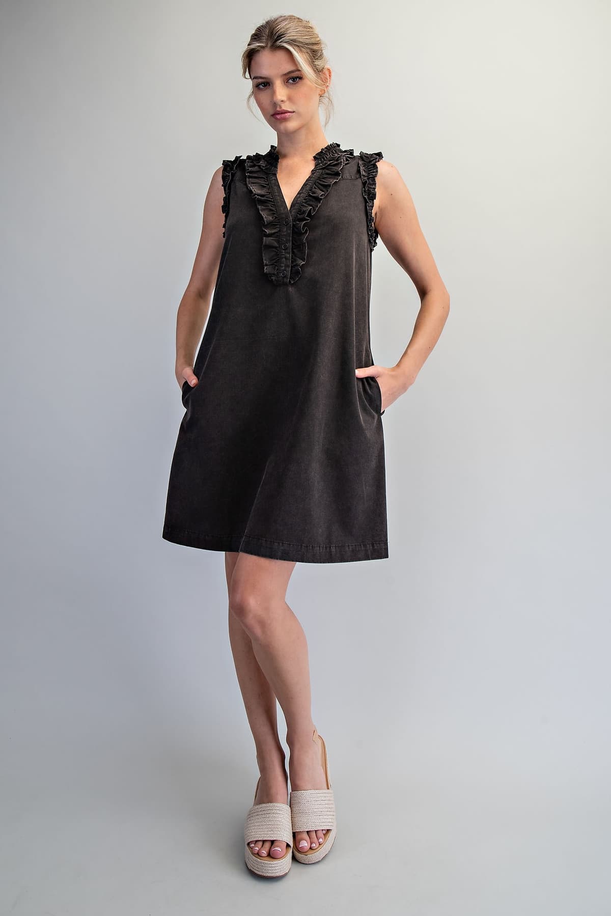 DK16418 - ASH BLACK