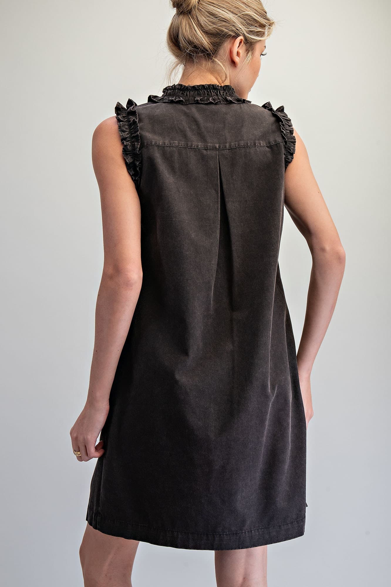 DK16418 - ASH BLACK