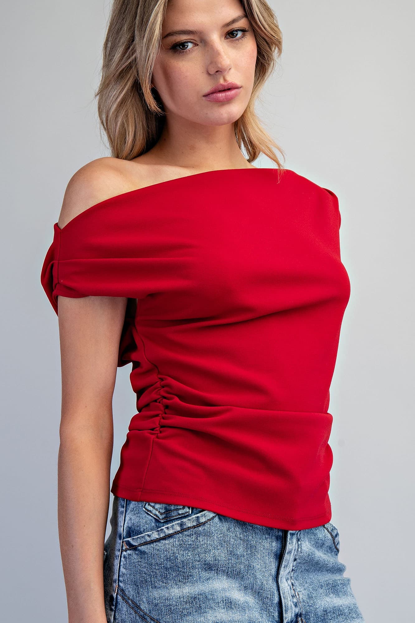 TK16392 - GARNET RED