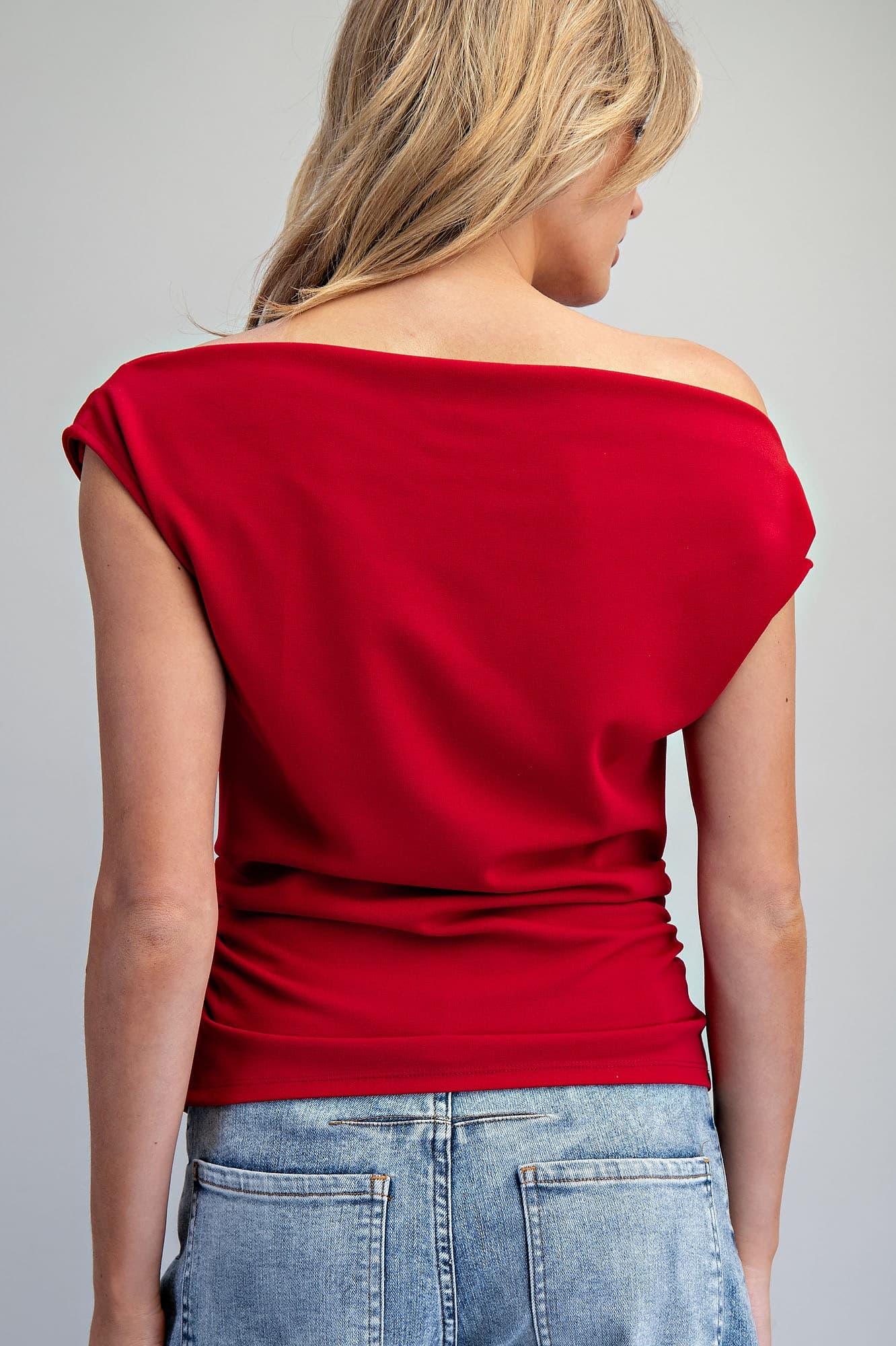 TK16392 - GARNET RED