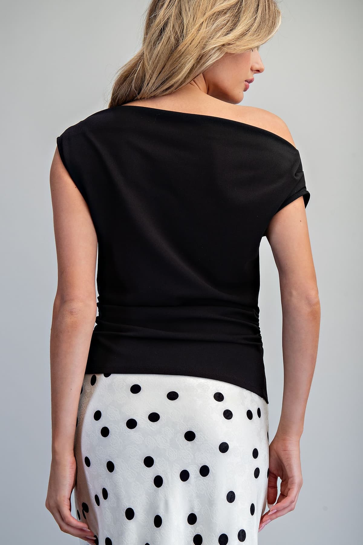 TK16392 - BLACK