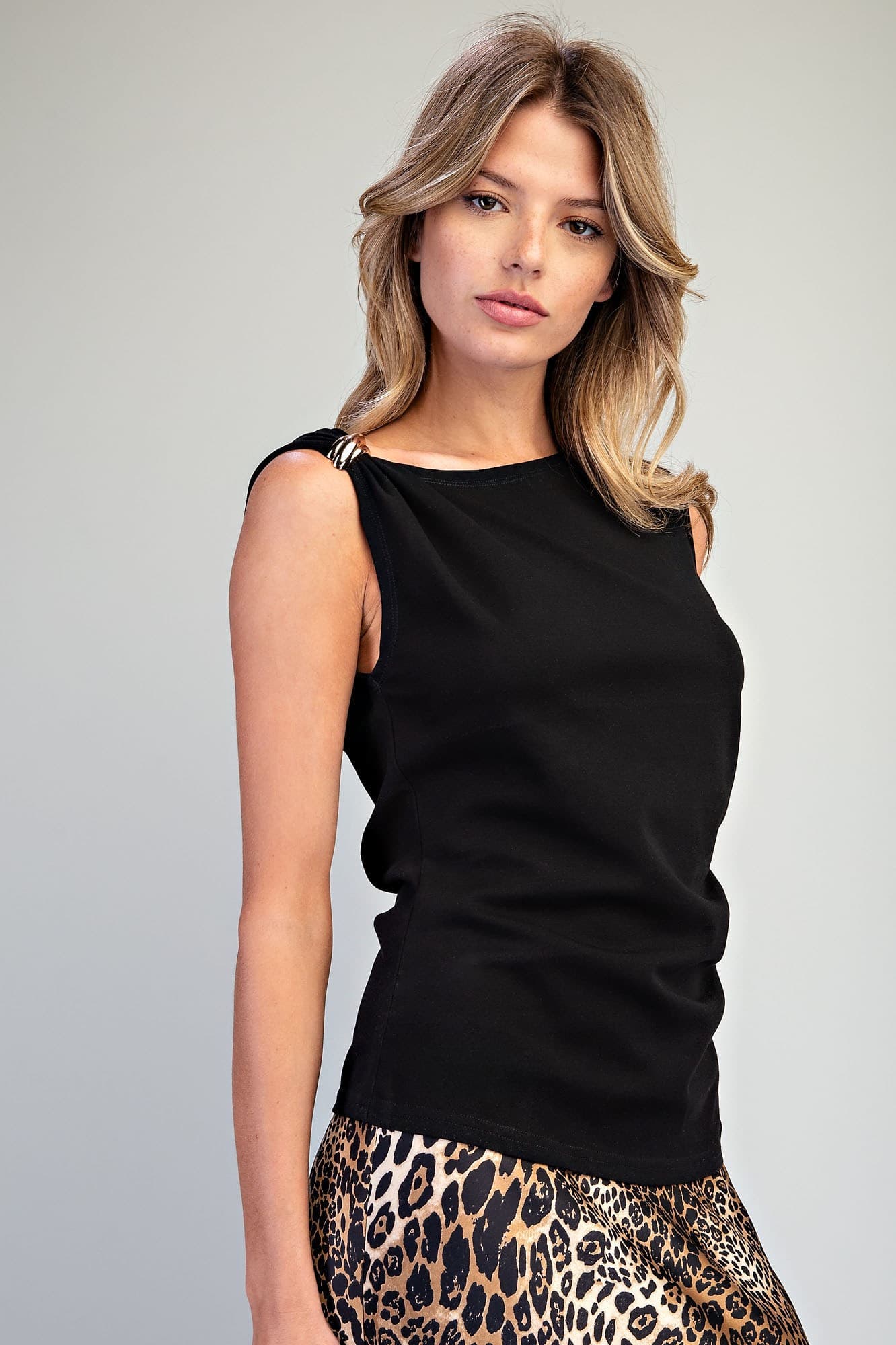 TK16470 - BLACK