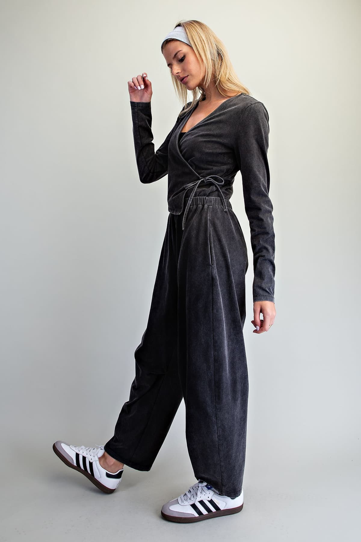 BK16435 - ASH BLACK
