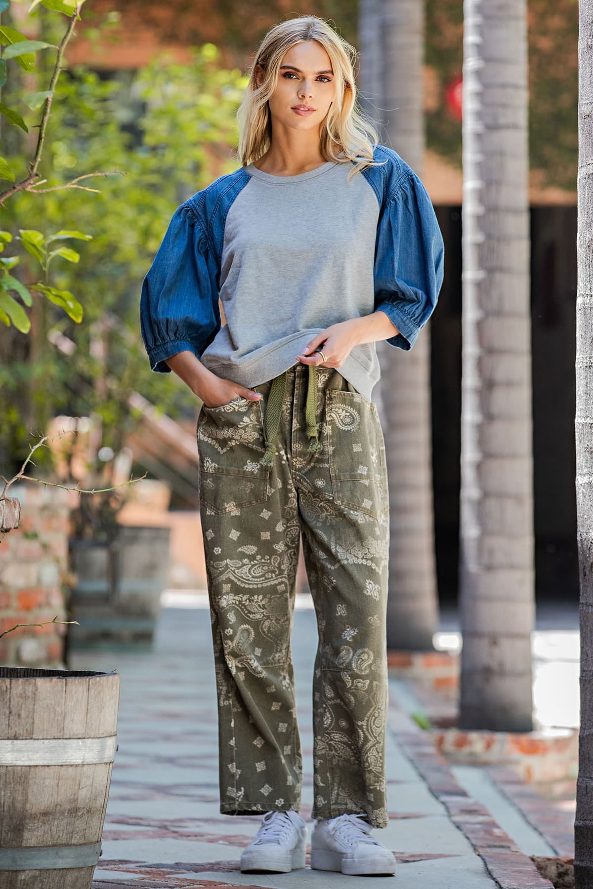 PK16670 - VINTAGE ARMY