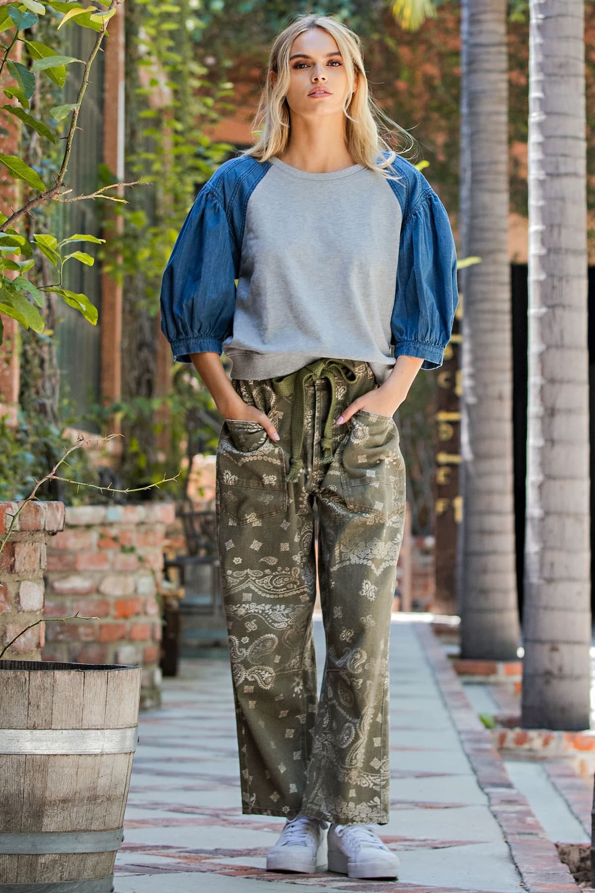 PK16670 - VINTAGE ARMY