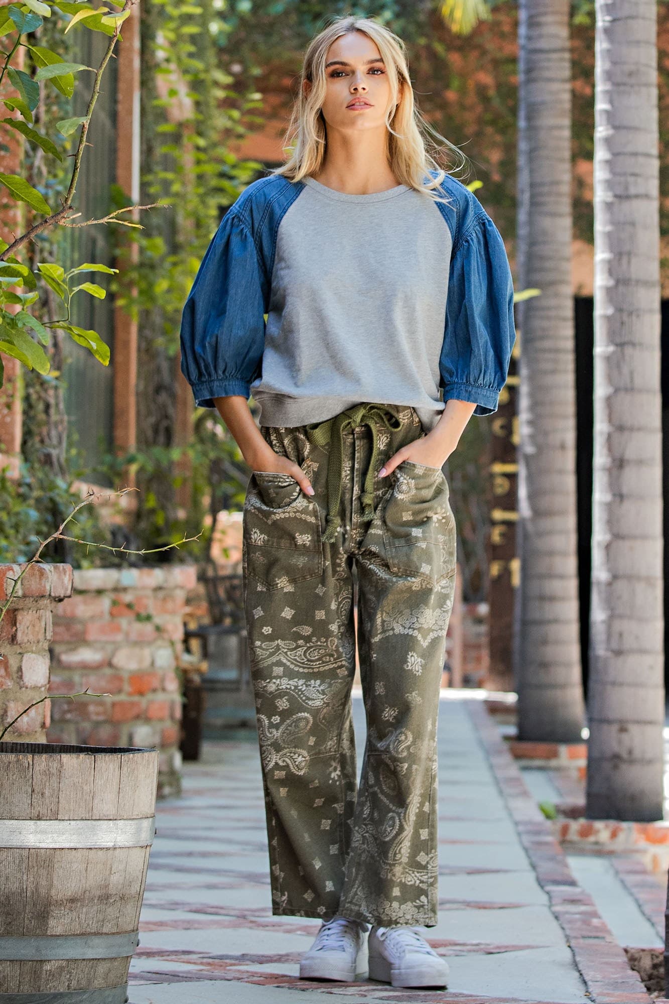 PK16670 - VINTAGE ARMY