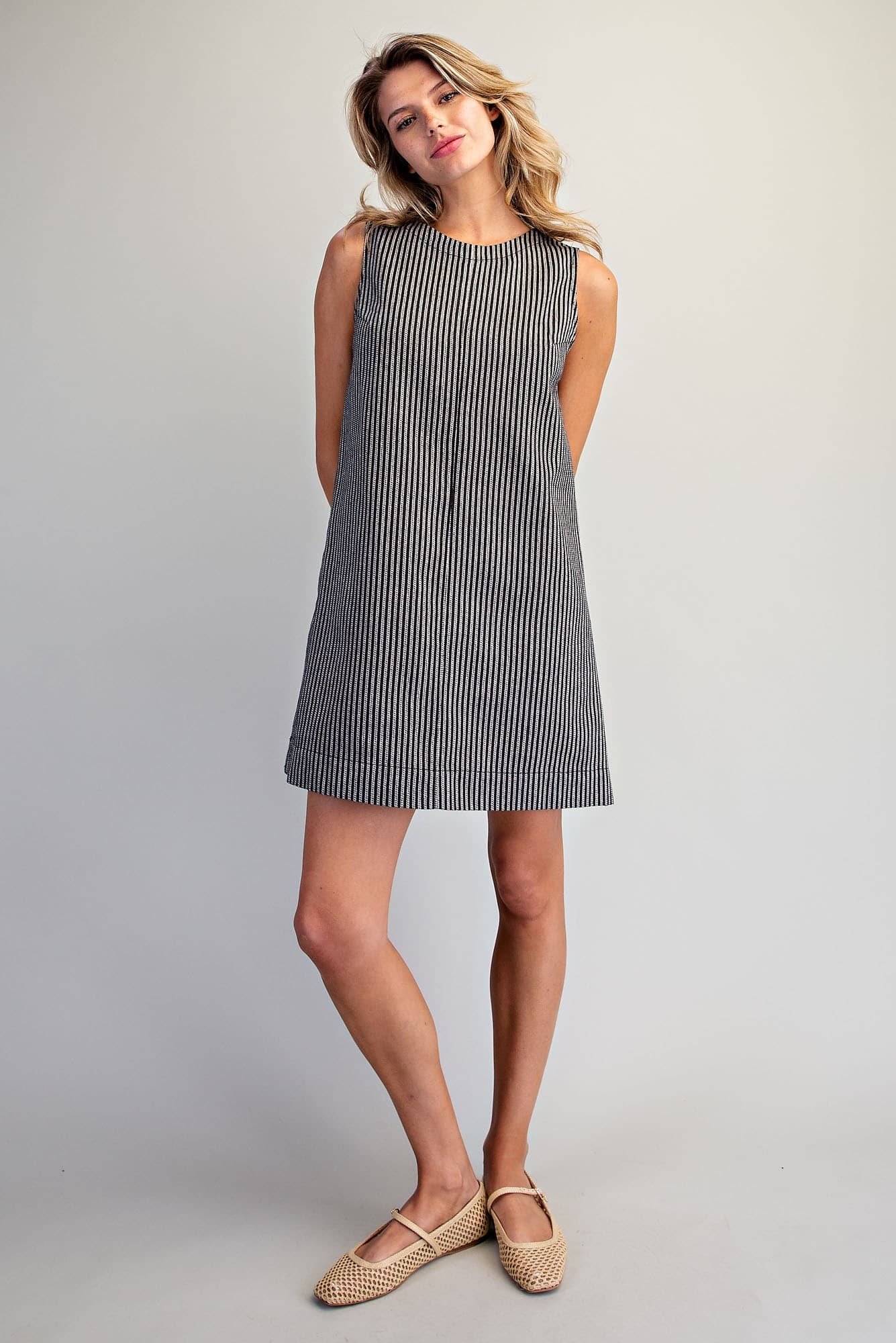 DK16721 - ASH BLACK