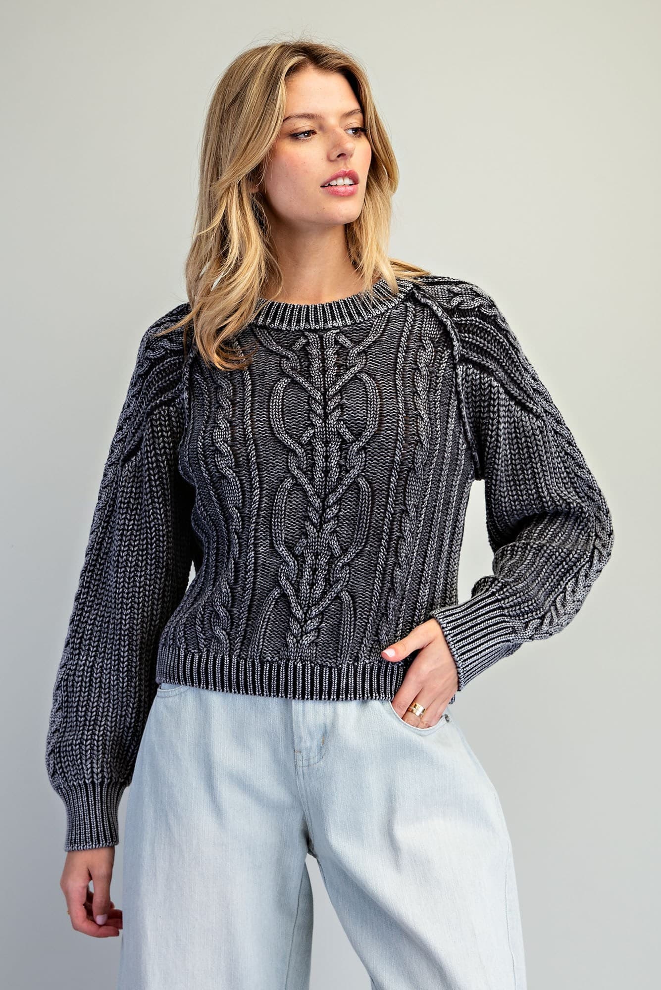 SH17084 - ASH BLACK