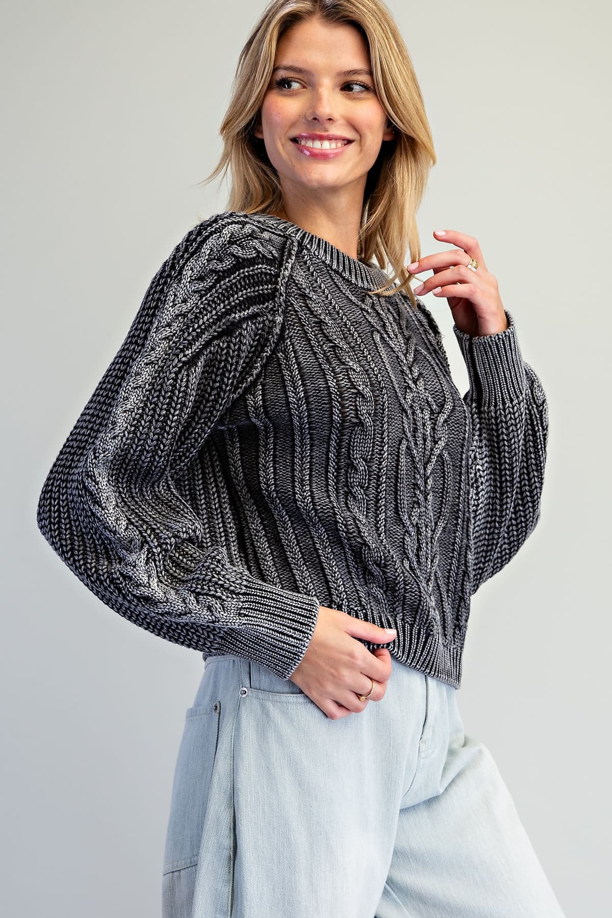 SH17084 - ASH BLACK