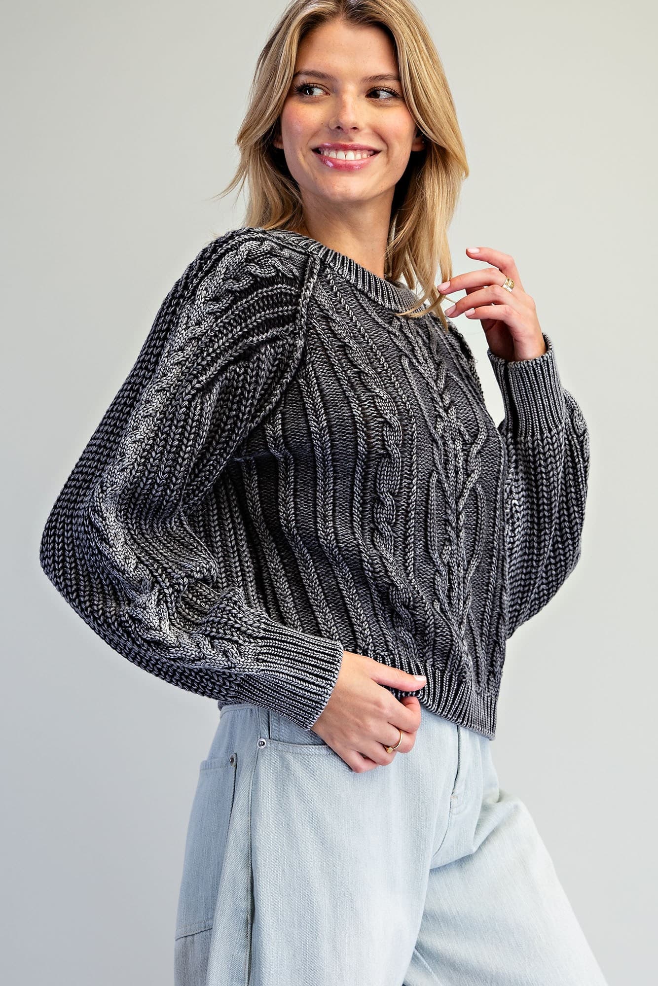 SH17084 - ASH BLACK